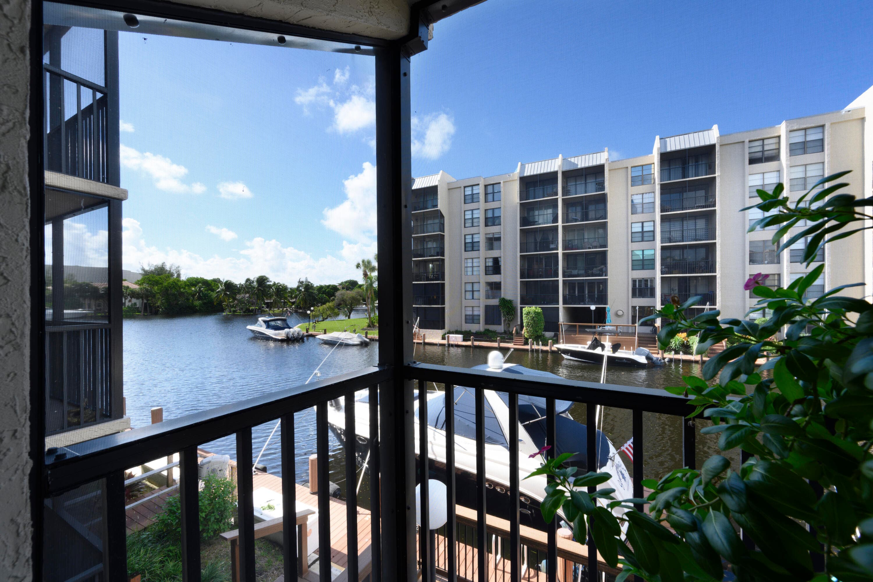 8 Royal Palm Way 2050, Boca Raton, FL 33432 8