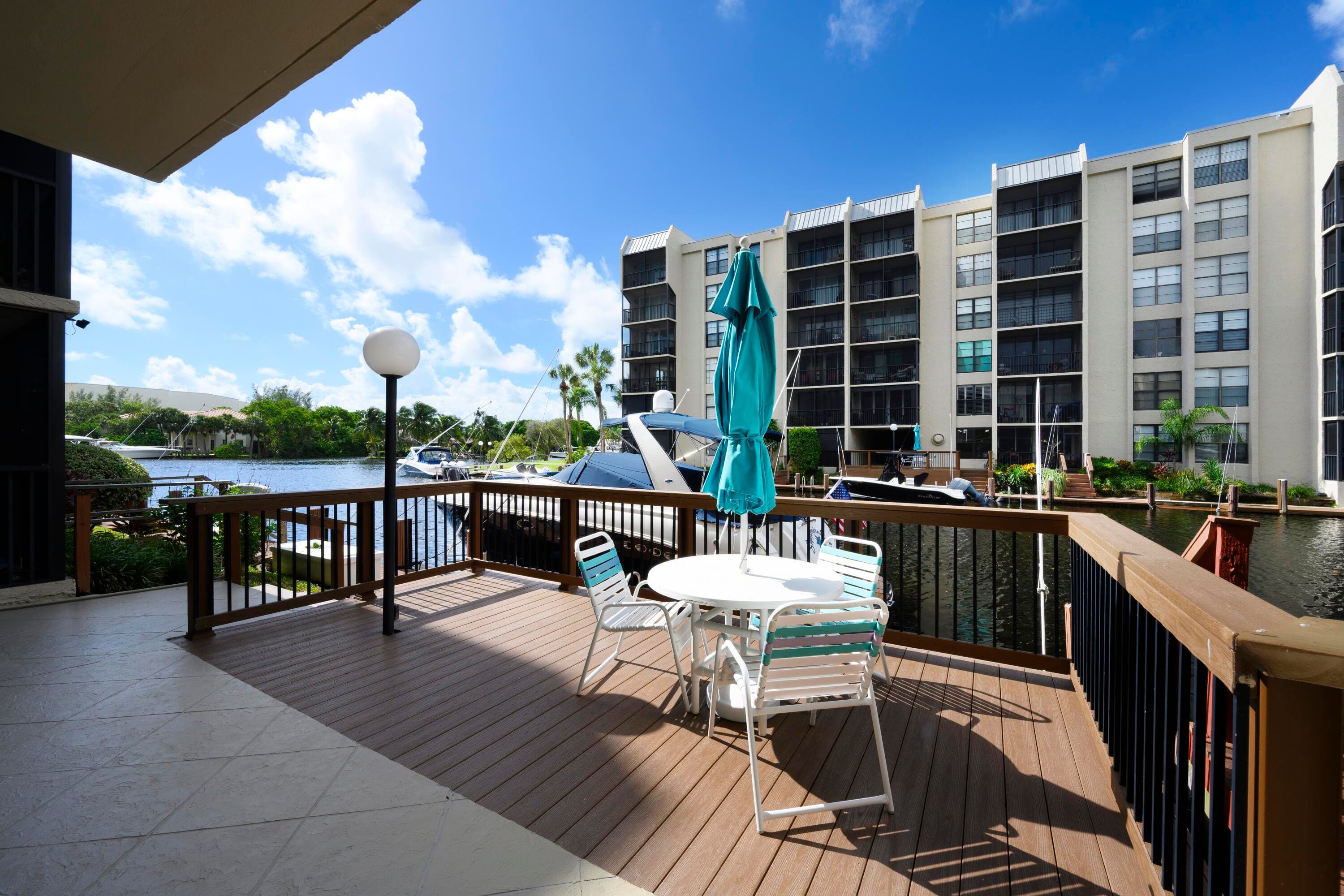 8 Royal Palm Way 2050, Boca Raton, FL 33432 23