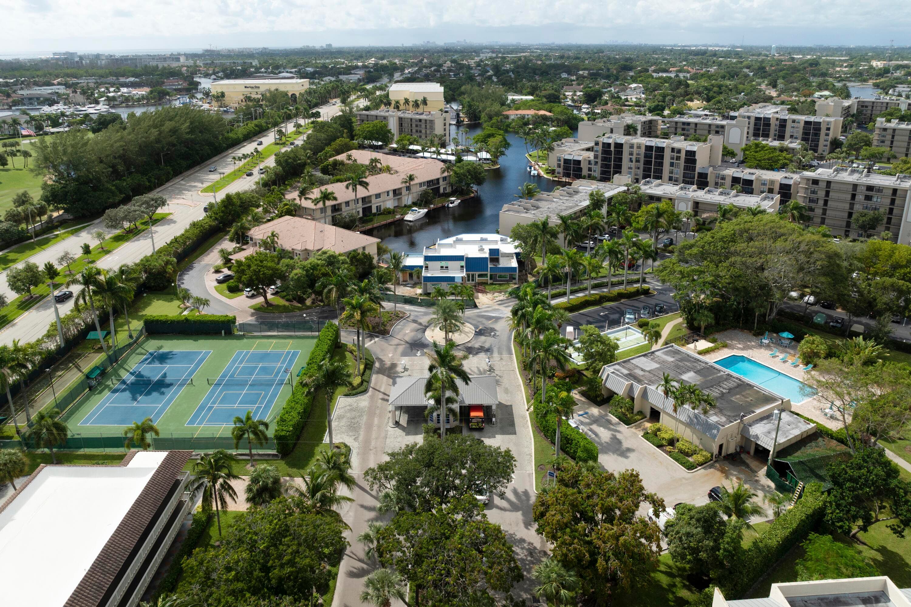 8 Royal Palm Way 2050, Boca Raton, FL 33432 21
