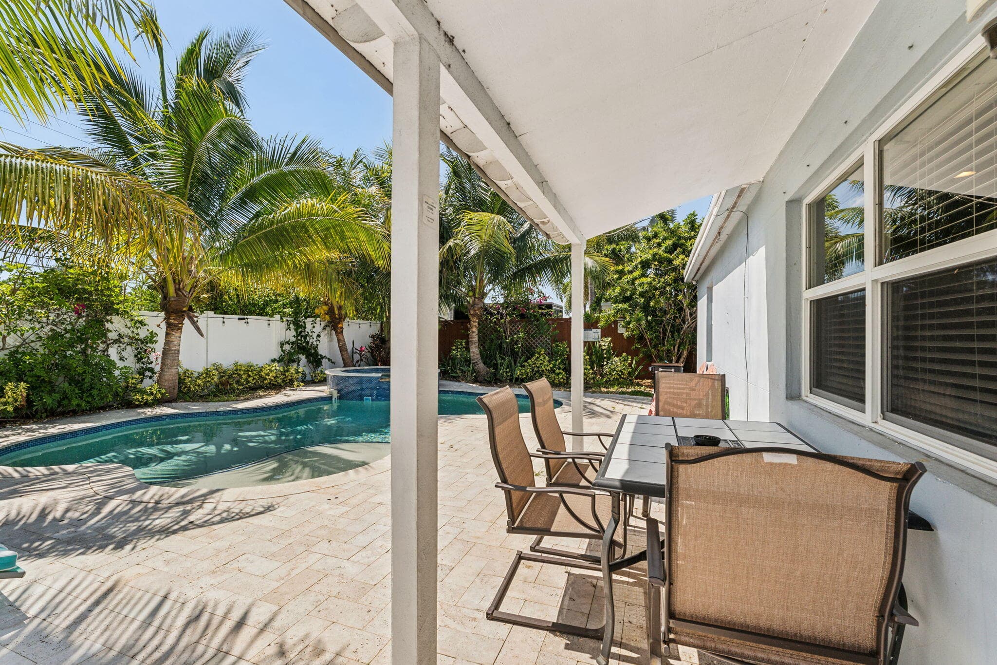 1631 N Andrews Square, Fort Lauderdale, FL 33311 24