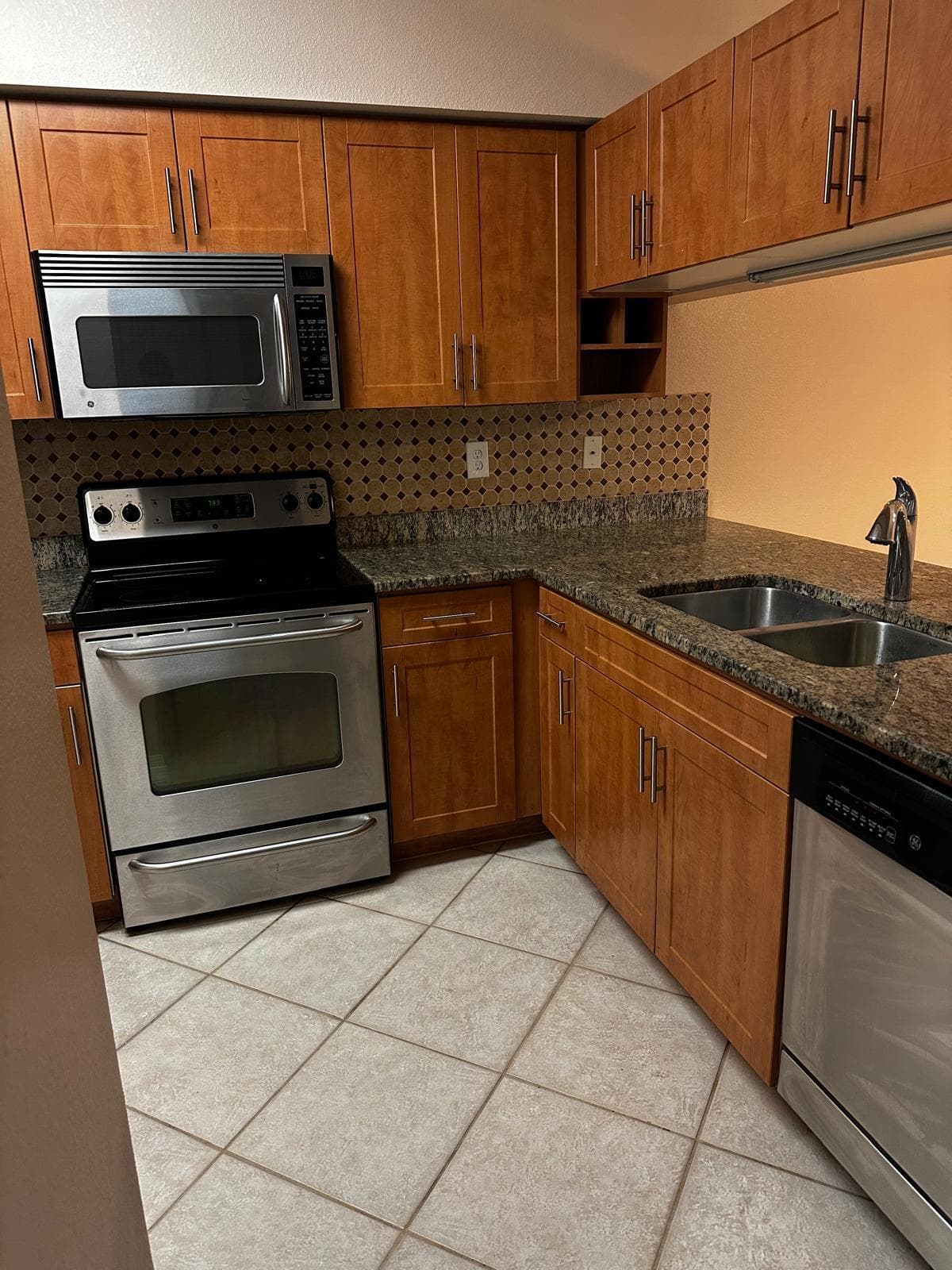 6511 Emerald Dunes Drive 206, West Palm Beach, FL 33411 3
