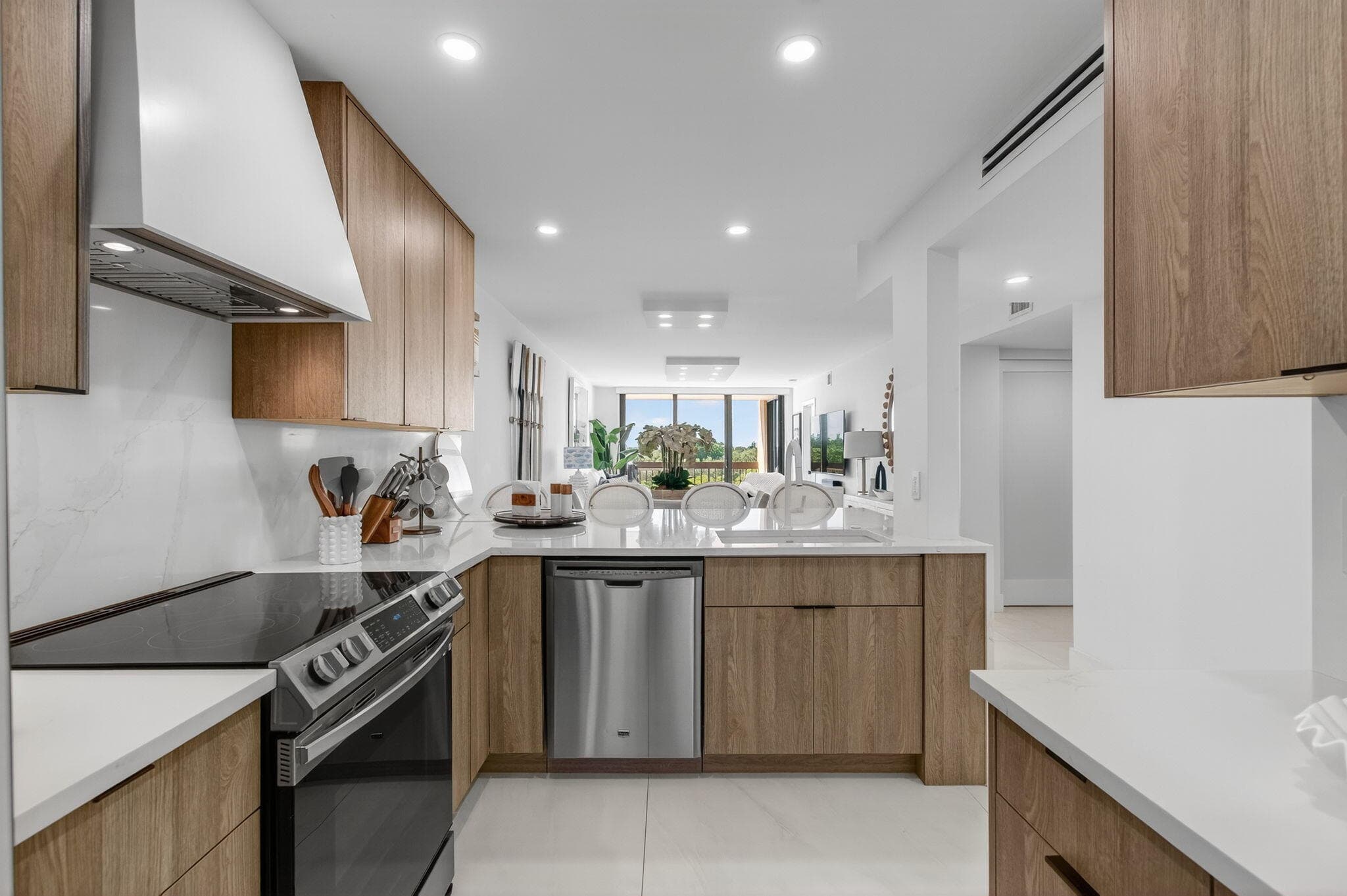 600 Egret Circle 7501, Delray Beach, FL 33444 2