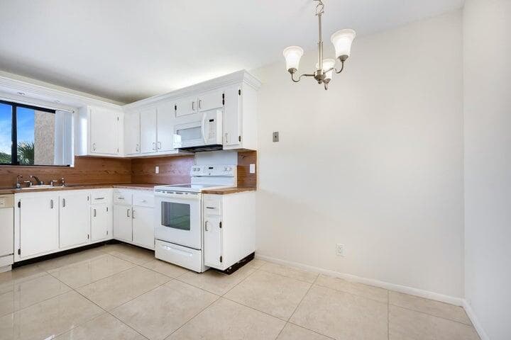 7770 Tahiti Lane 405, Lake Worth, FL 33467 5