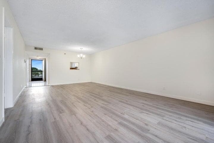 7770 Tahiti Lane 405, Lake Worth, FL 33467 7