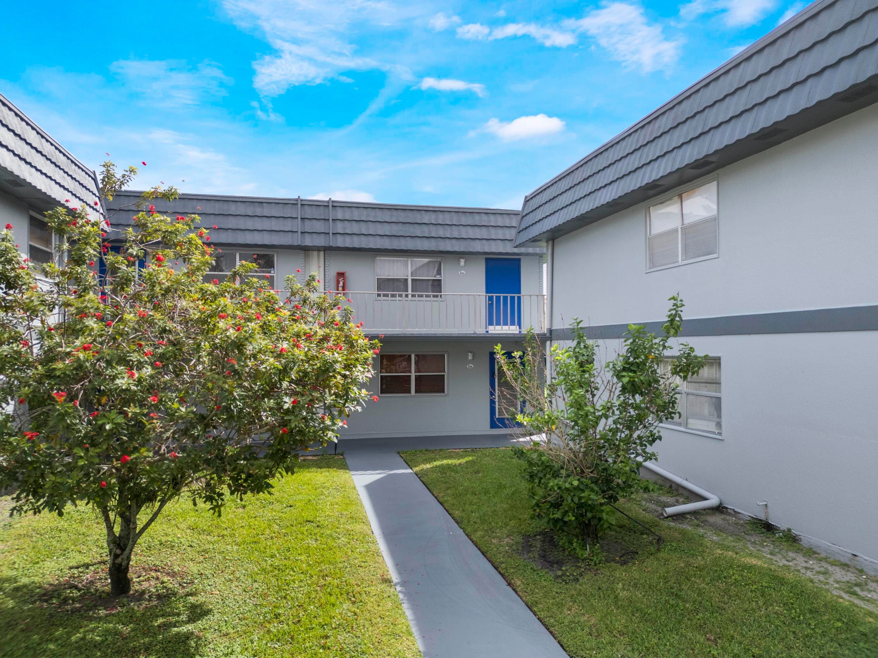 499 Saxony K, Delray Beach, FL 33446 19