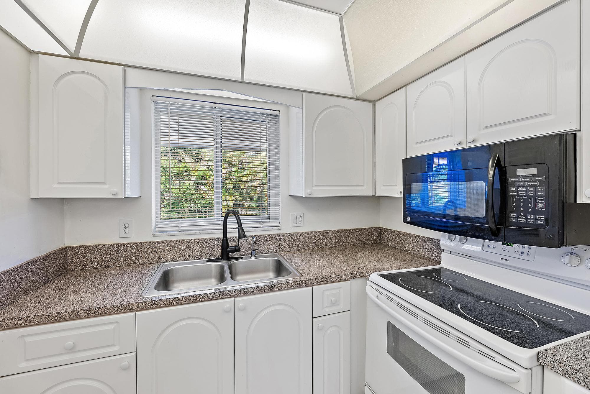 2 Garden Street 203m, Tequesta, FL 33469 10