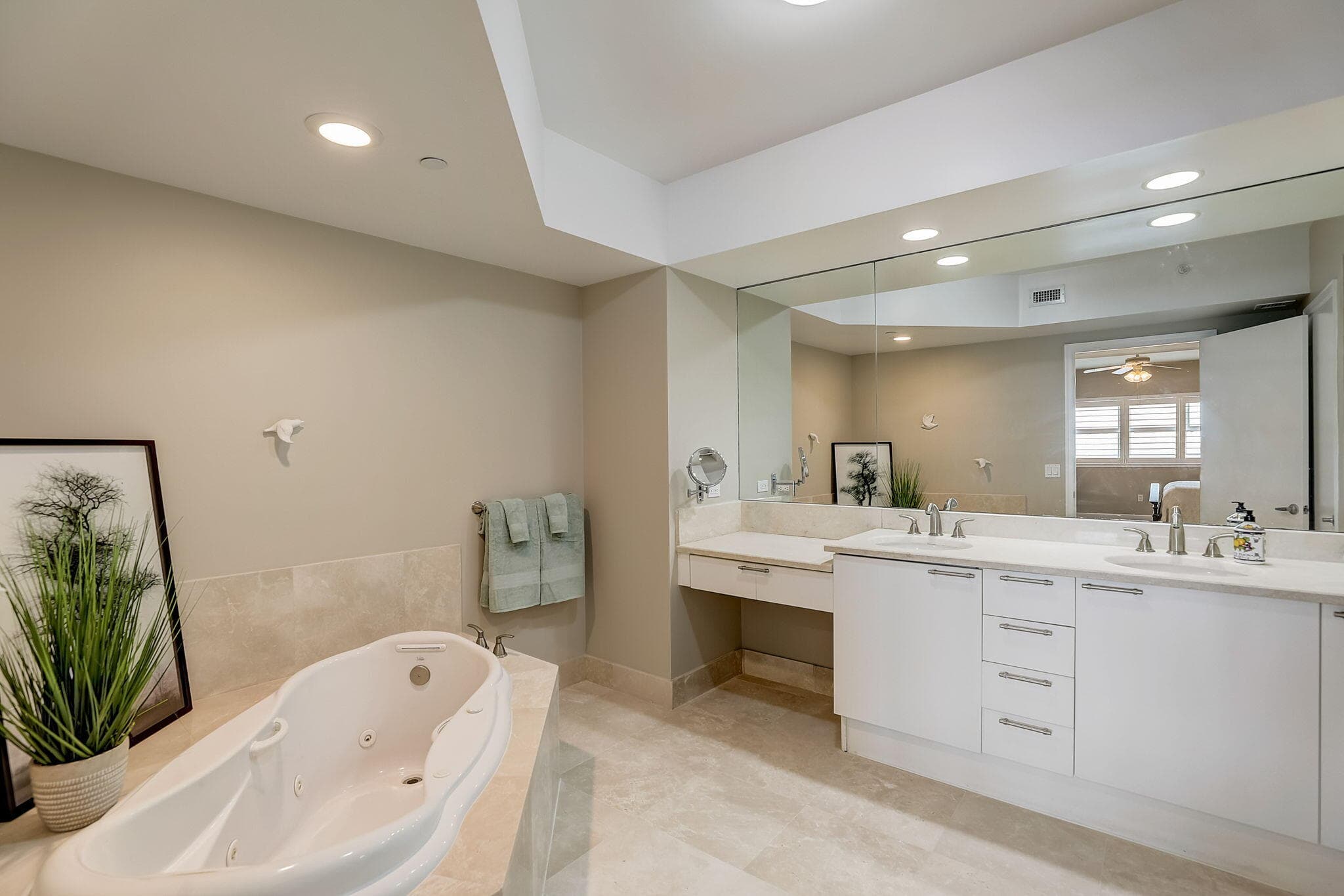 2650 Lake Shore Drive 804, Riviera Beach, FL 33404 25