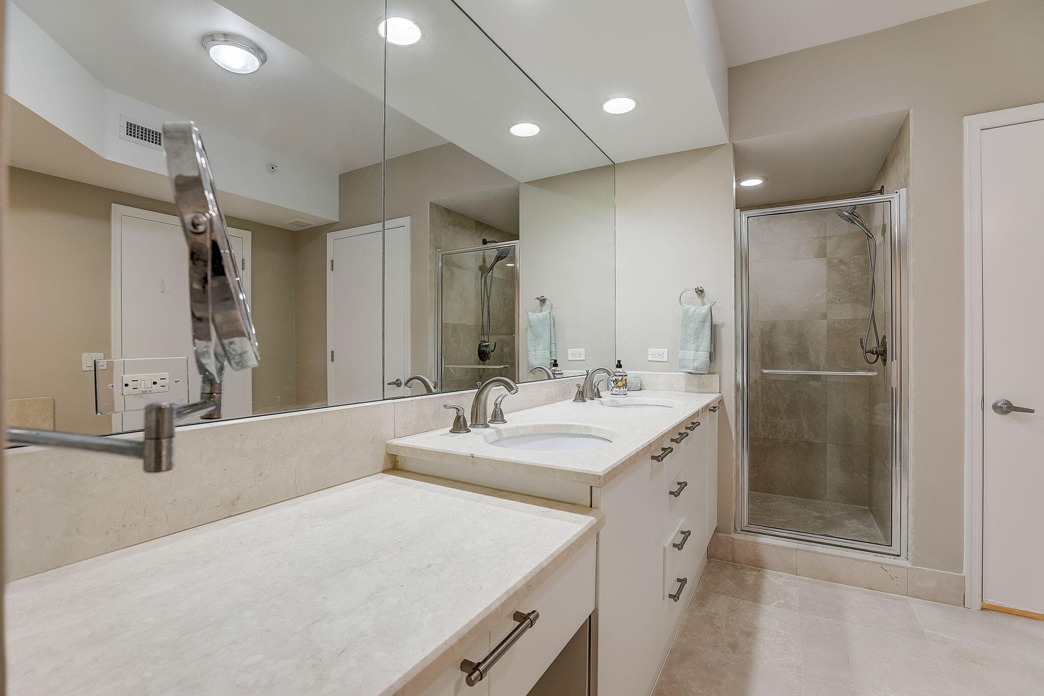 2650 Lake Shore Drive 804, Riviera Beach, FL 33404 26