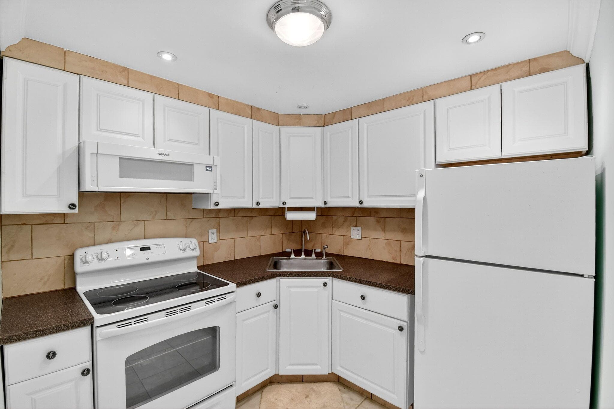 5203 NE 24th Terrace B-105, Fort Lauderdale, FL 33308 5