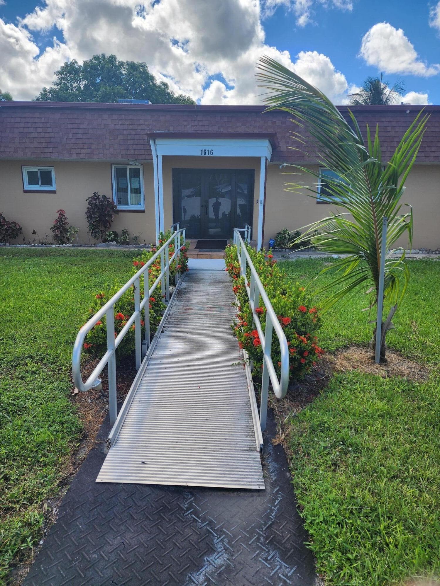 1616 Crandon Avenue, Mangonia Park, FL 33407 2
