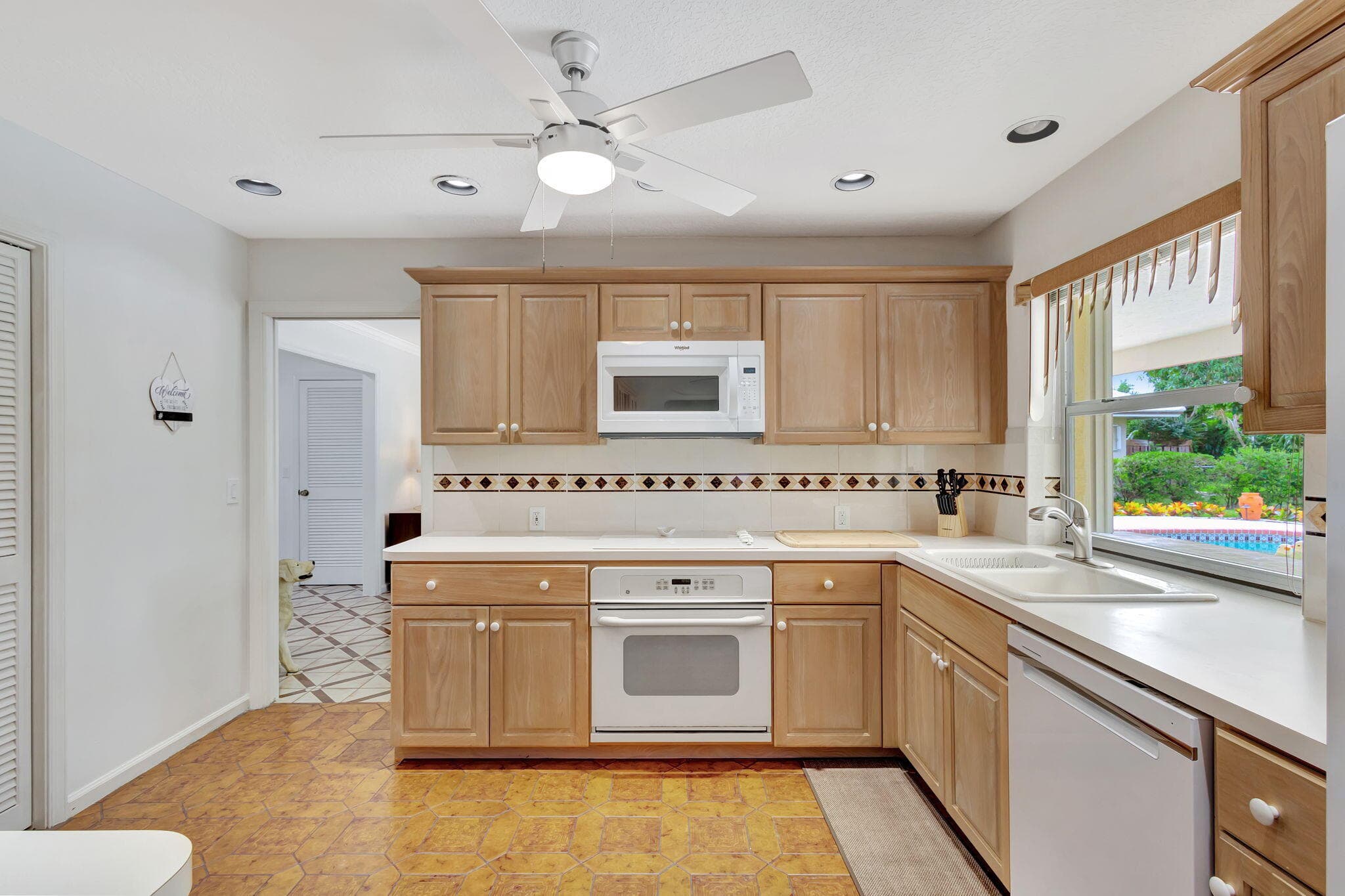1141 Pine Point Road, West Palm Beach, FL 33404 10