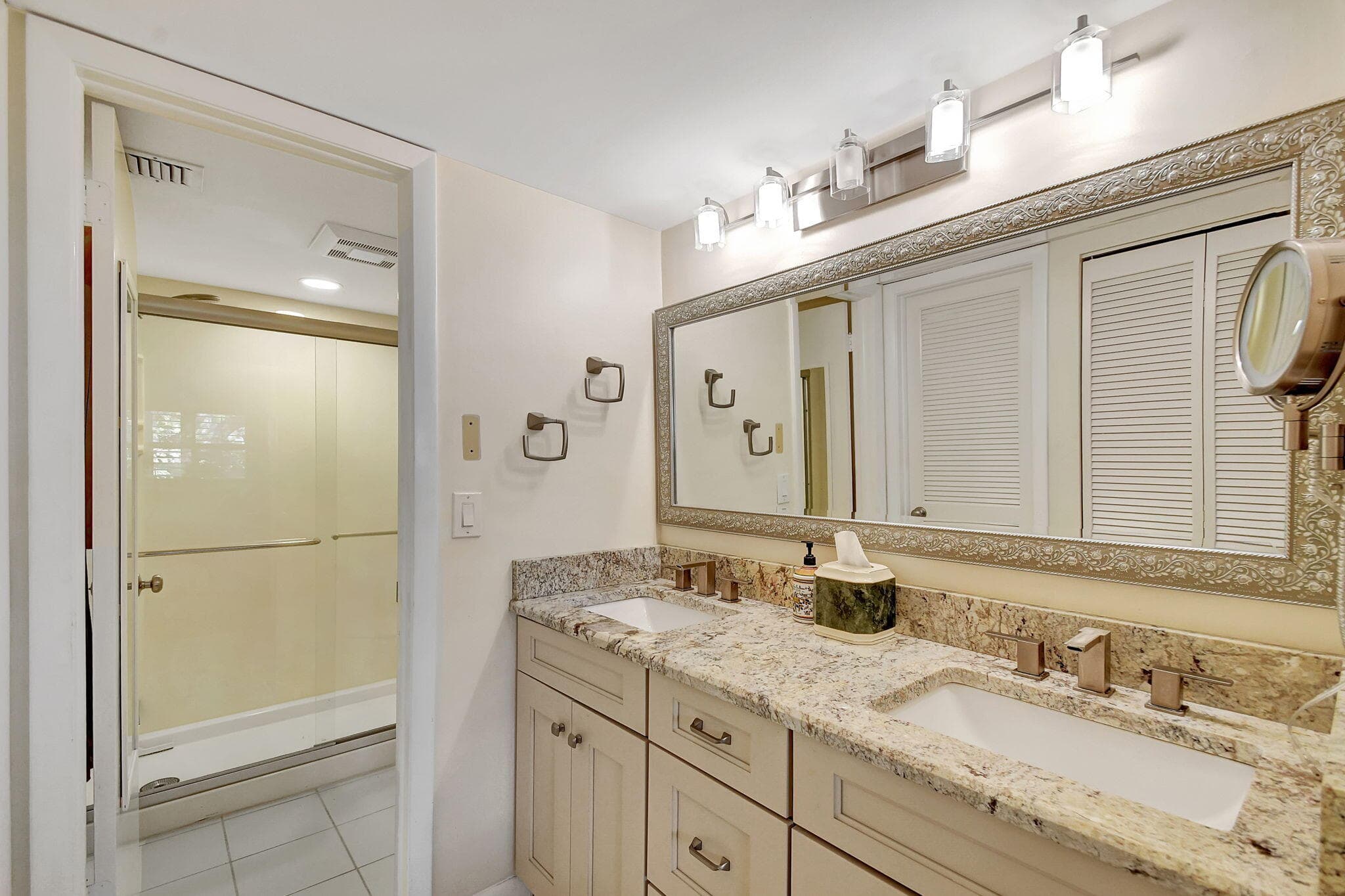 318 Oak Harbour Drive 318, Juno Beach, FL 33408 17