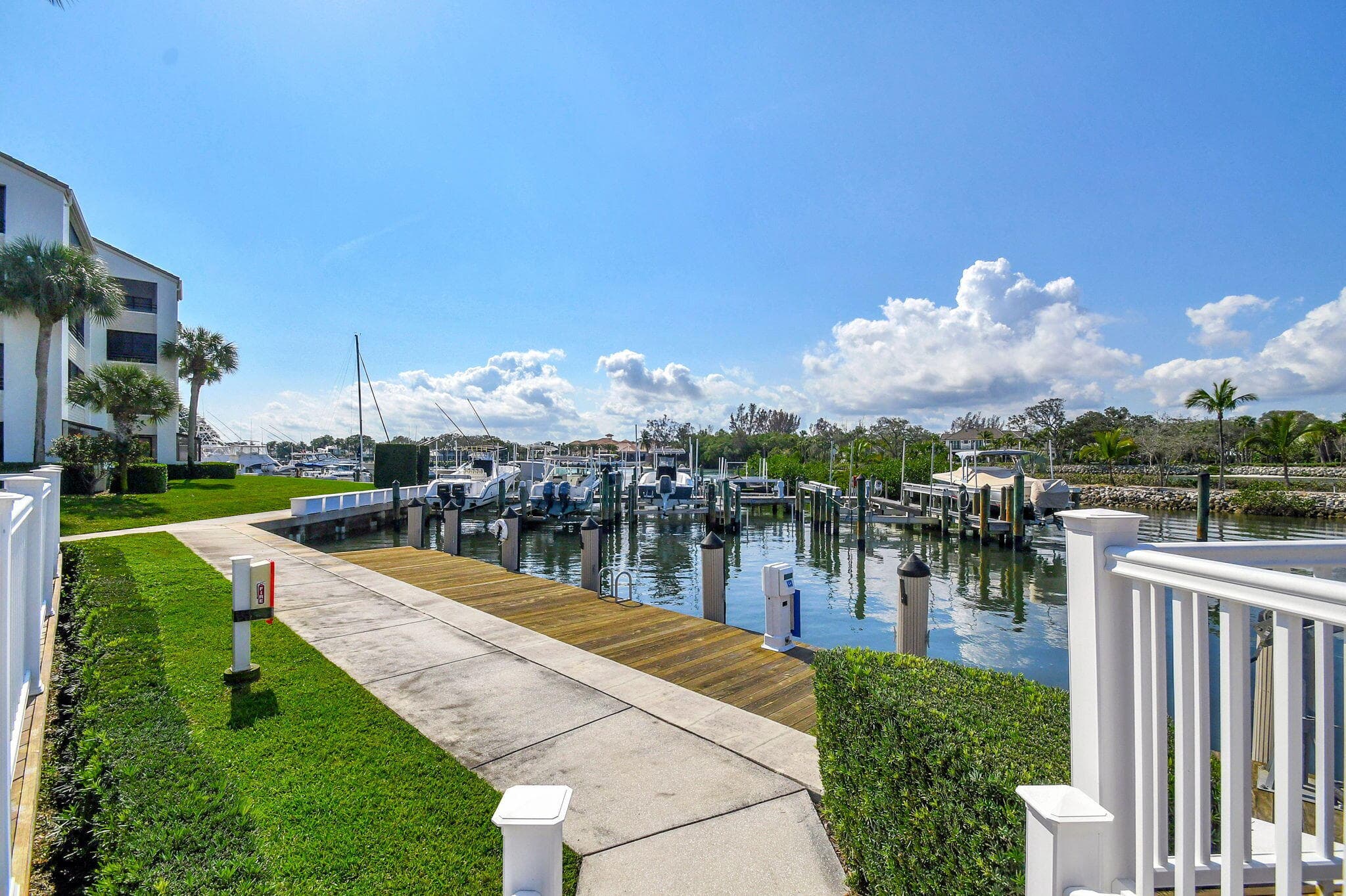 318 Oak Harbour Drive 318, Juno Beach, FL 33408 32