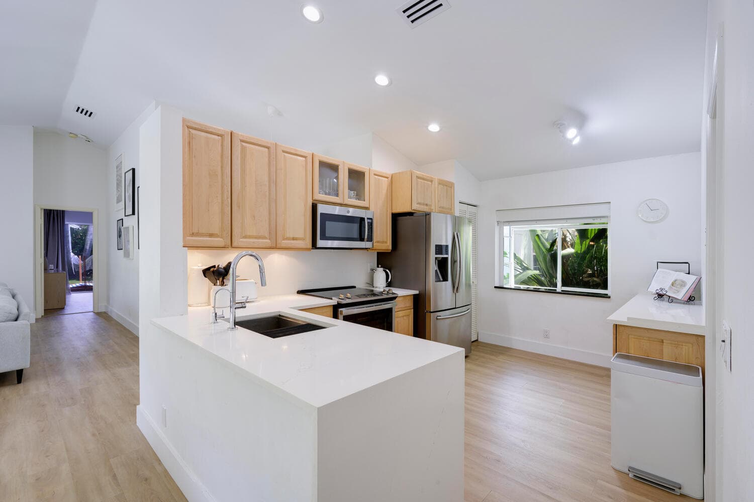 32 Admirals Court, Palm Beach Gardens, FL 33418 9