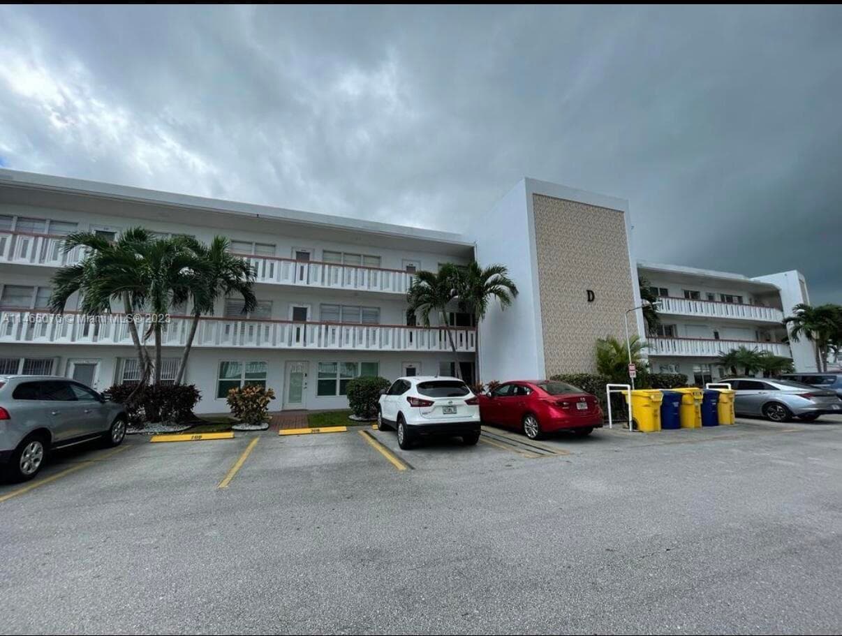 308 Wellington D, West Palm Beach, FL 33417 13