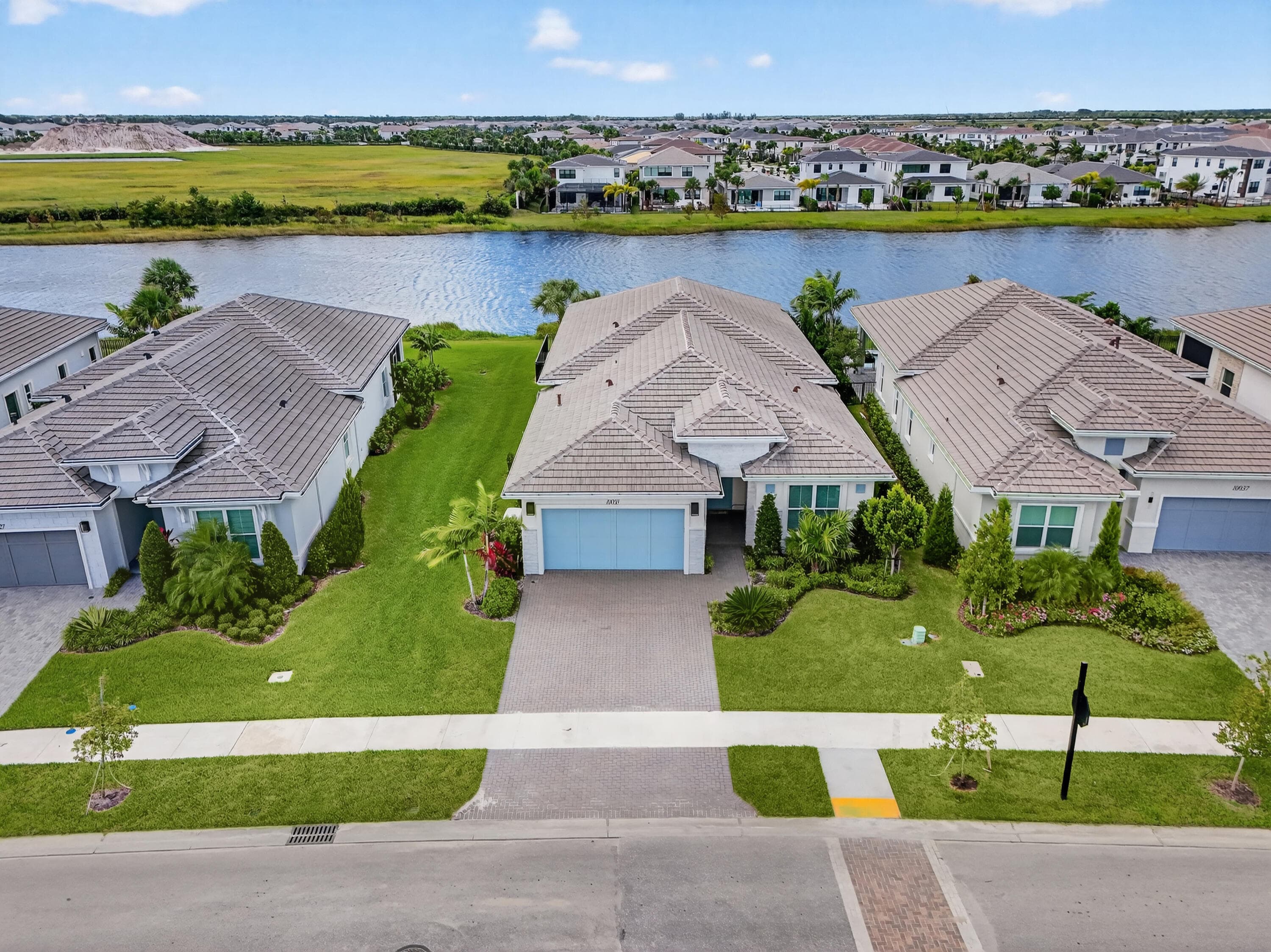 10033 Regency Way, Palm Beach Gardens, FL 33412 2