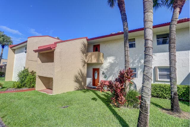 235 Golden River Drive, West Palm Beach, FL 33411 19
