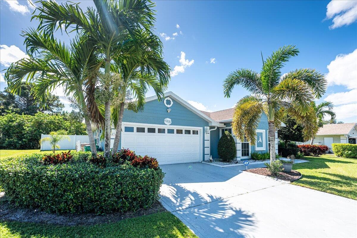 6876 Bronte Circle, Port St. Lucie, FL 34952 2