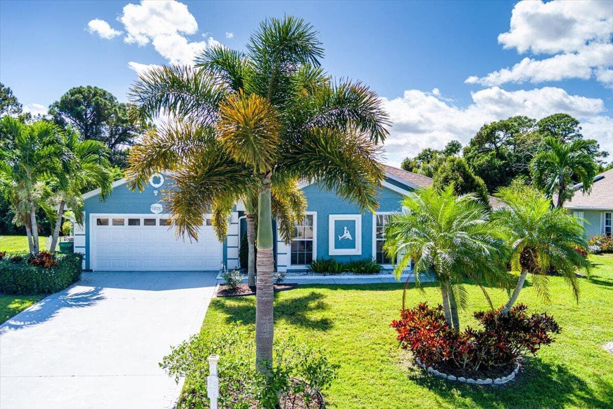 6876 Bronte Circle, Port St. Lucie, FL 34952