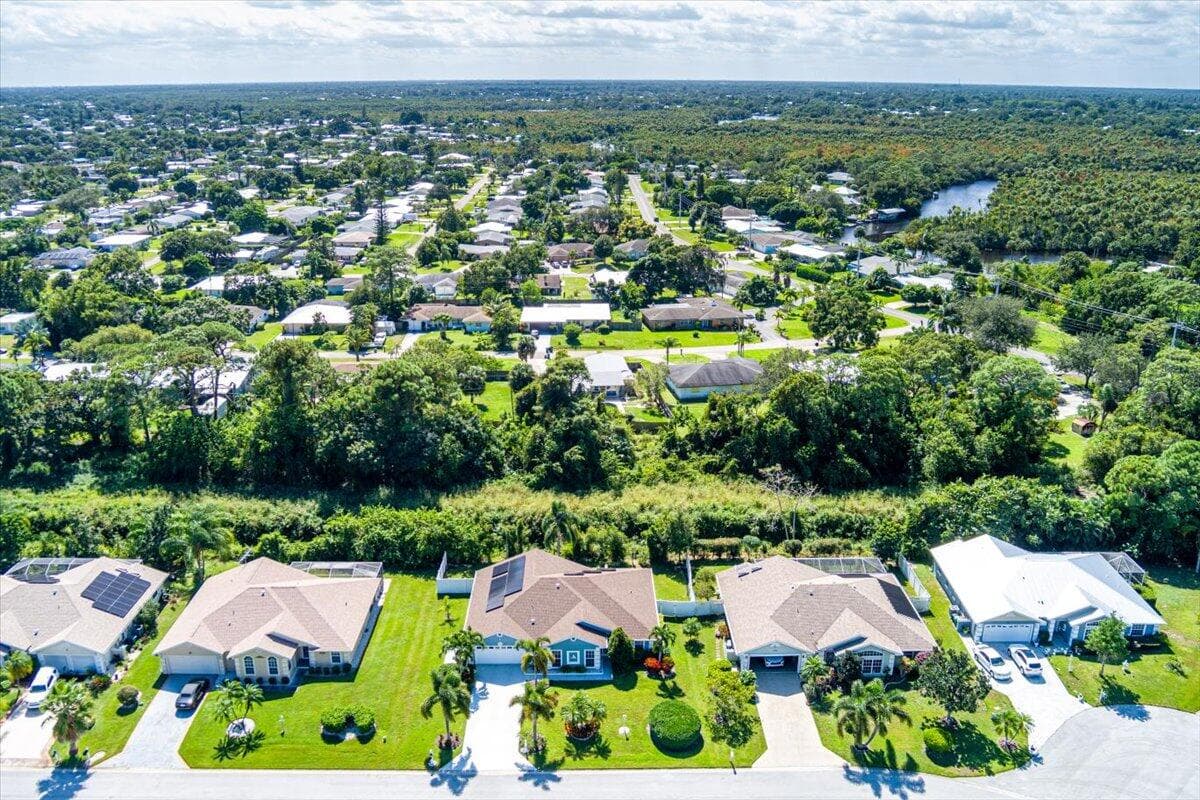 6876 Bronte Circle, Port St. Lucie, FL 34952 45