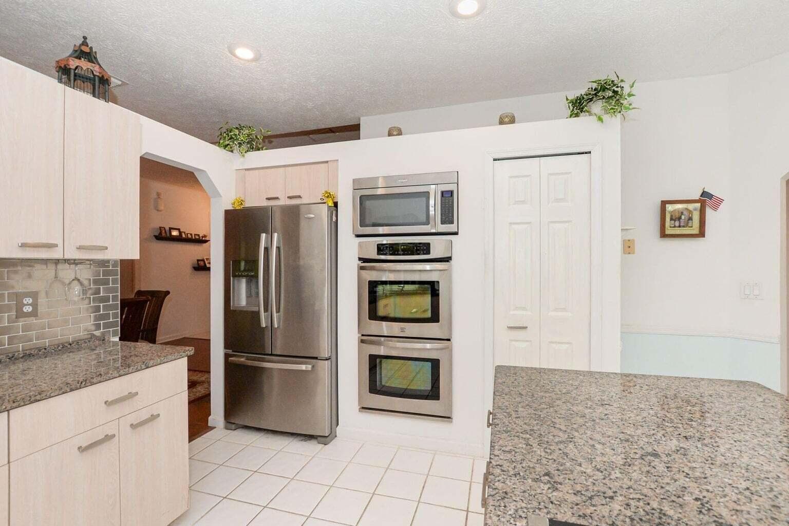 6876 Bronte Circle, Port St. Lucie, FL 34952 32