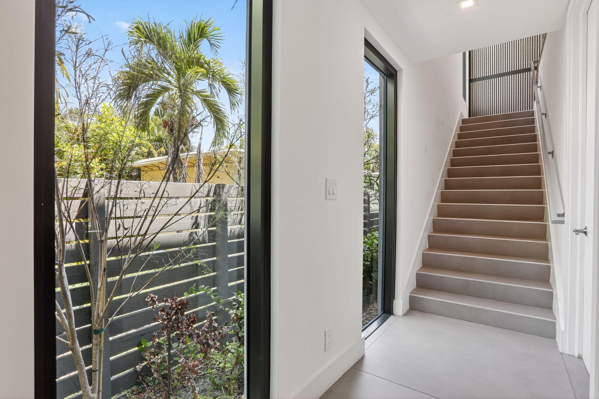 925 NE 6th Street, Fort Lauderdale, FL 33304 10