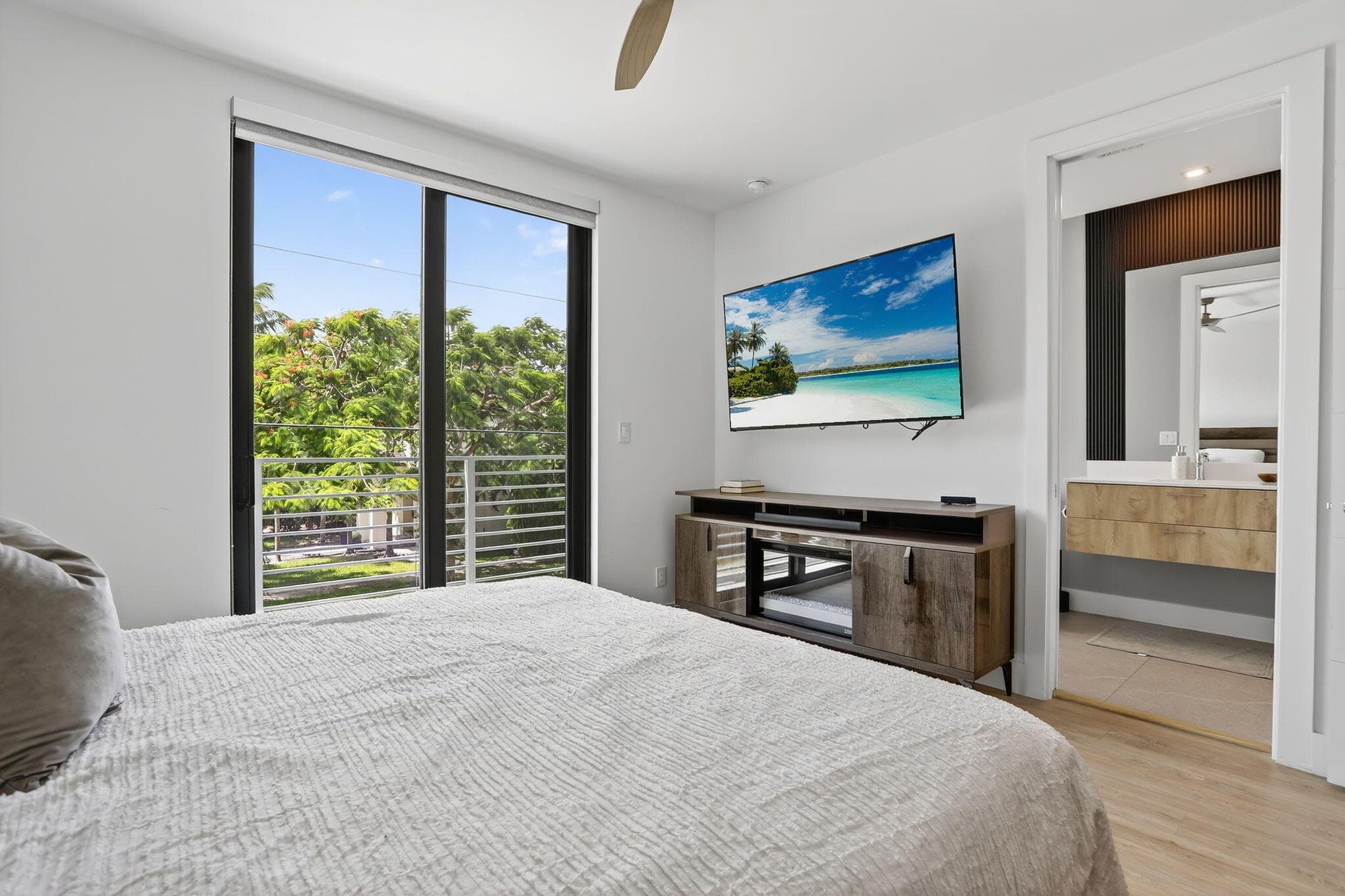 925 NE 6th Street, Fort Lauderdale, FL 33304 16