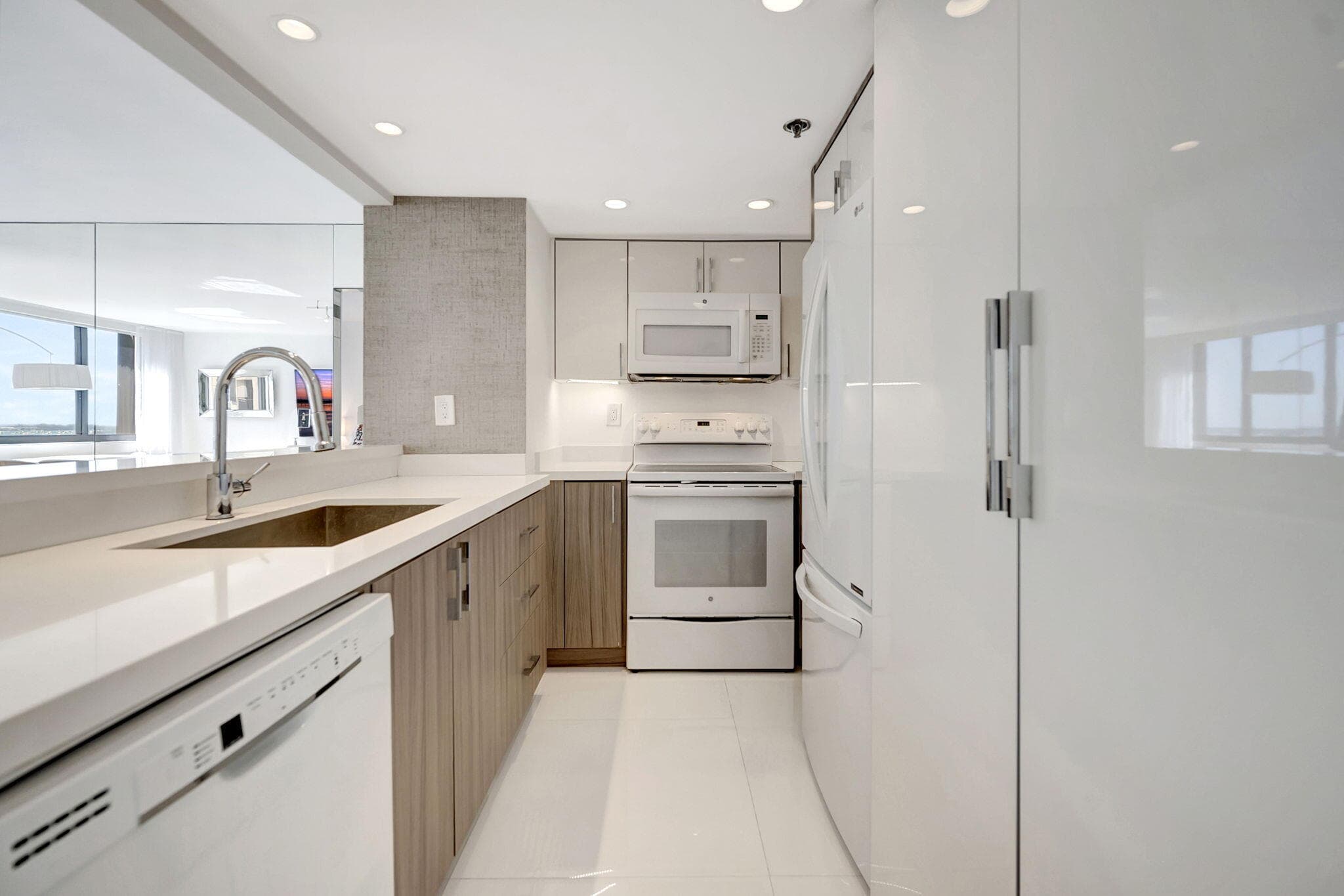 540 Brickell Key Drive 919, Miami, FL 33131 2