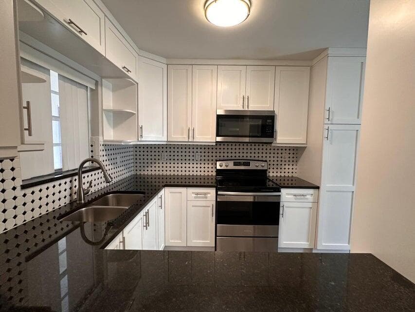 721 N A Street, Lake Worth Beach, FL 33460 9