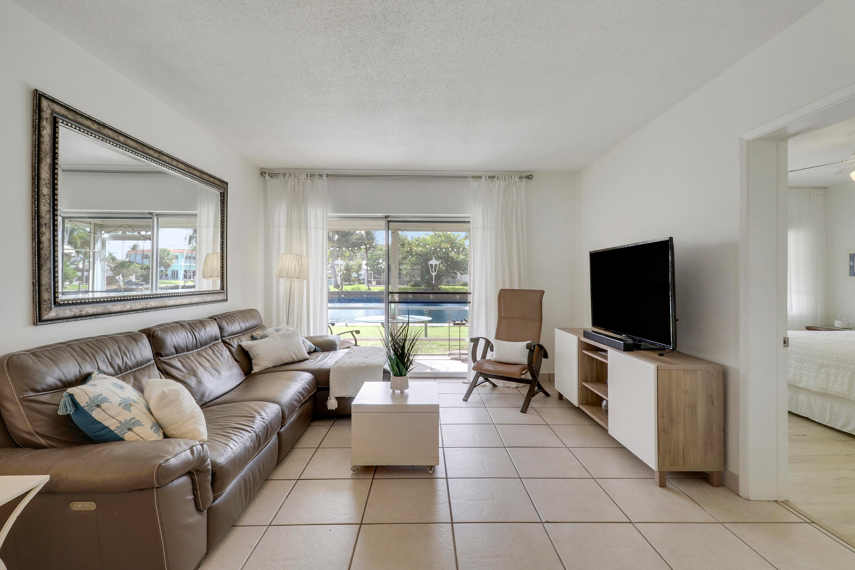 298 SE 6th Avenue 6, Pompano Beach, FL 33060 24