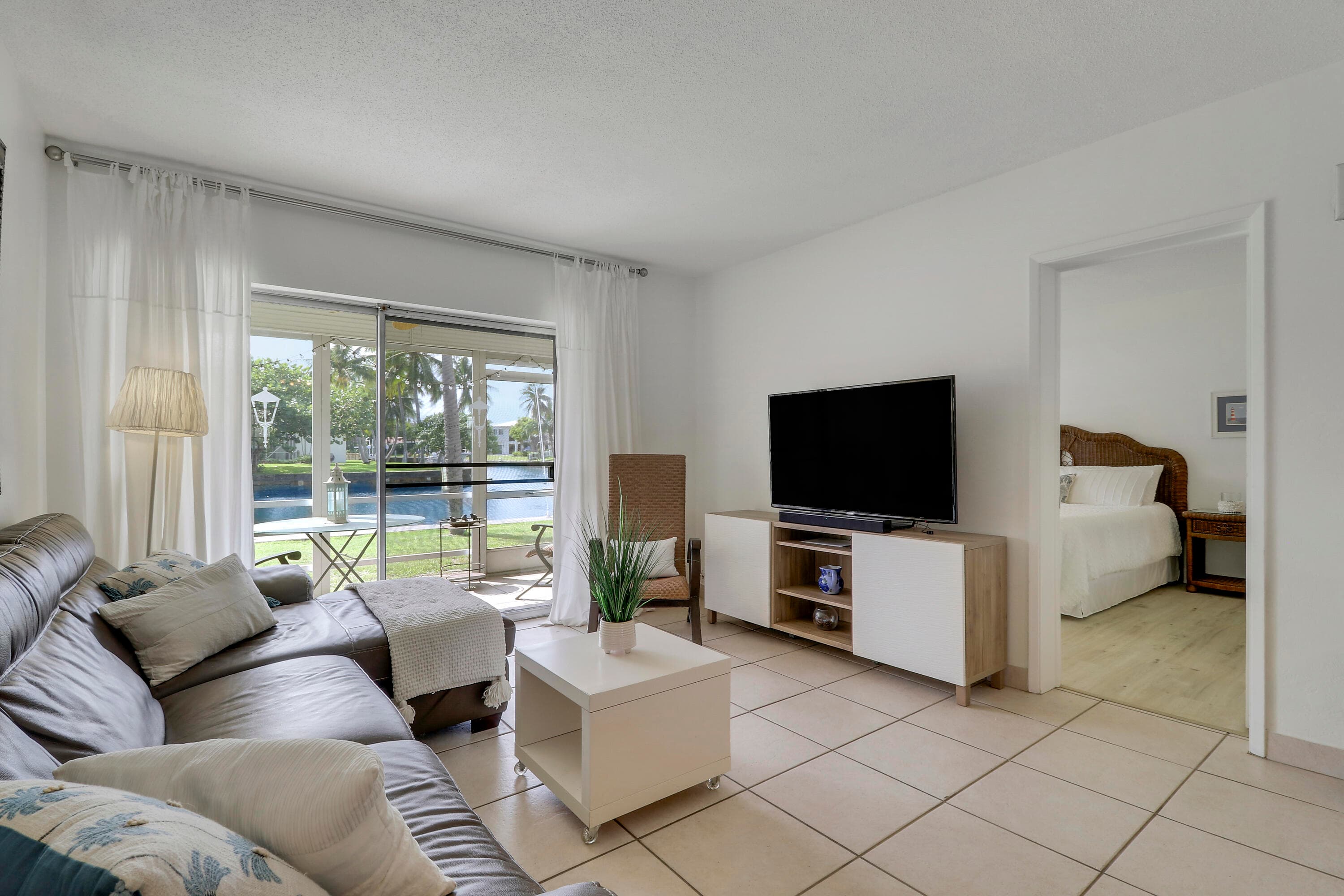 298 SE 6th Avenue 6, Pompano Beach, FL 33060 25