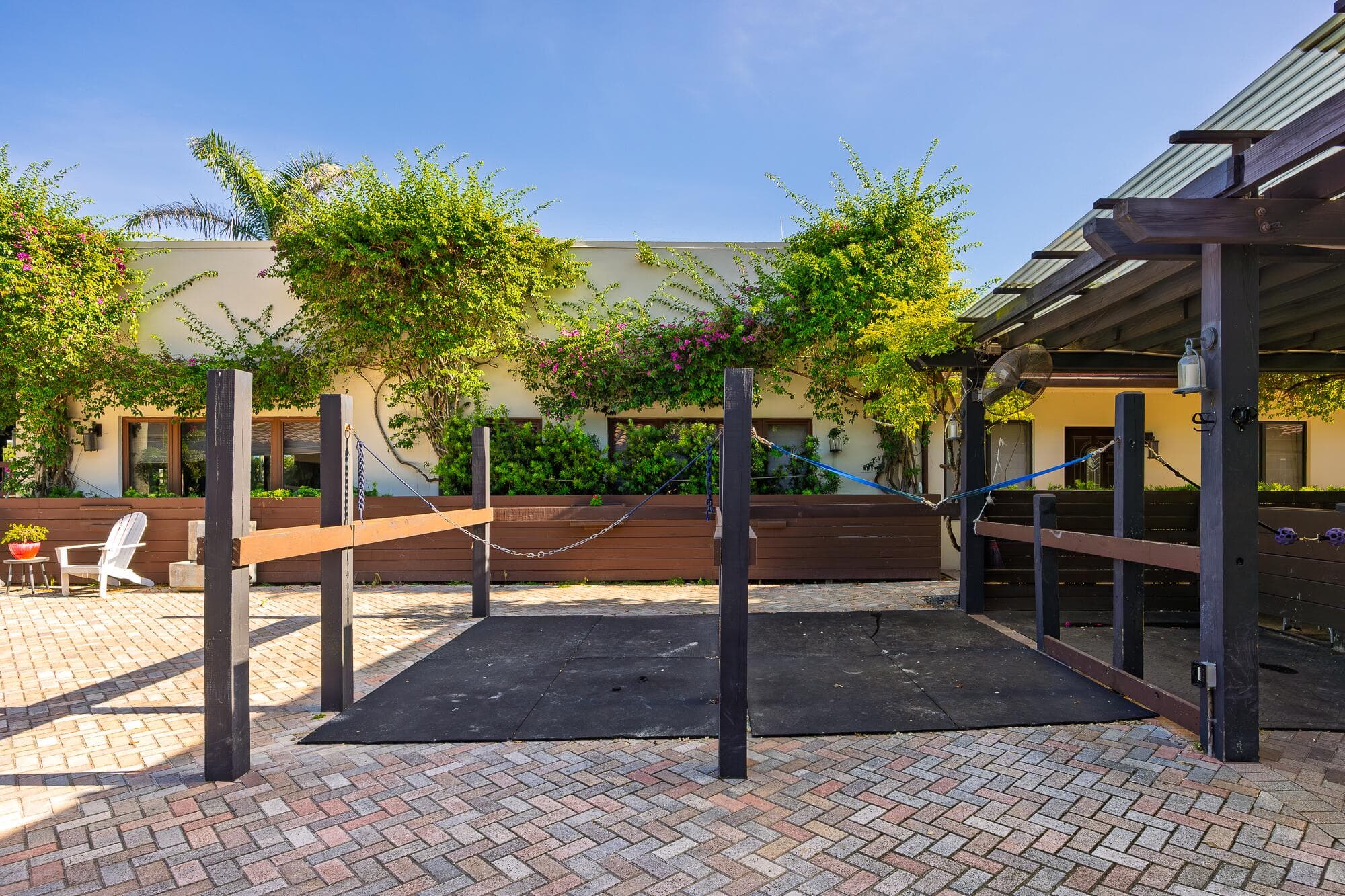 5420 Las Palmas Avenue (Stalls), Wellington, FL 33449 32