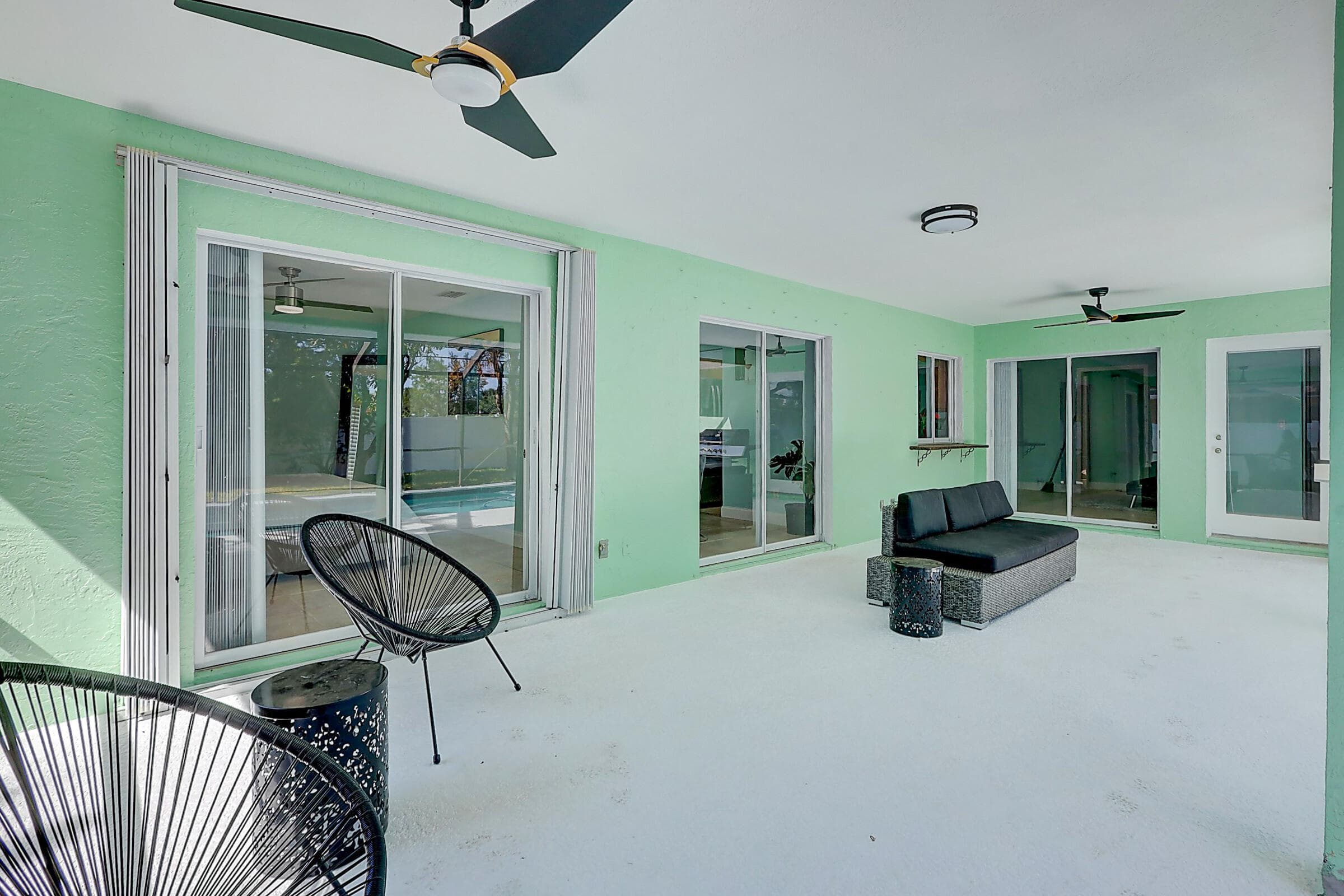 238 SW Grove Avenue, Port St. Lucie, FL 34983 35