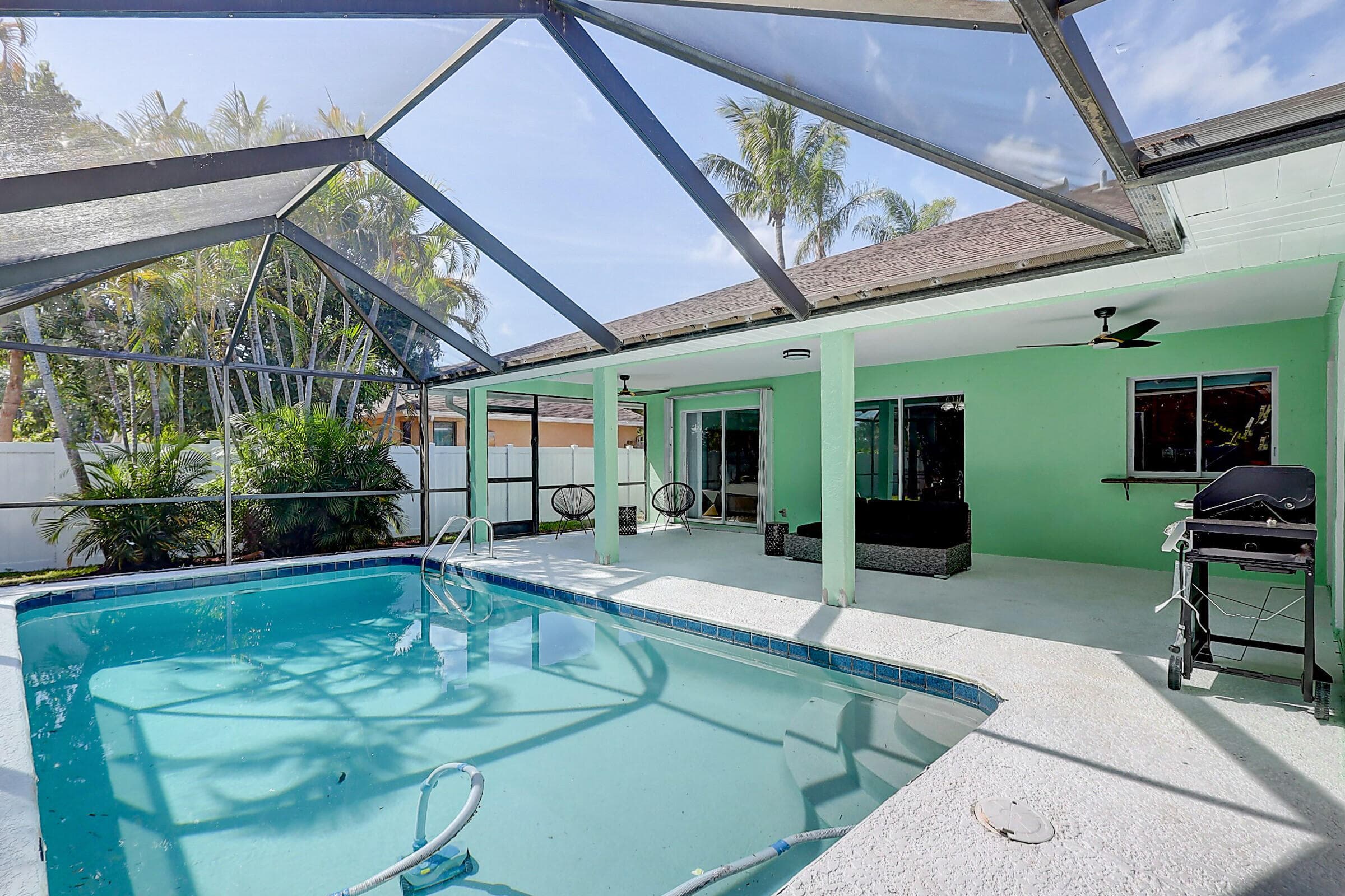 238 SW Grove Avenue, Port St. Lucie, FL 34983 37