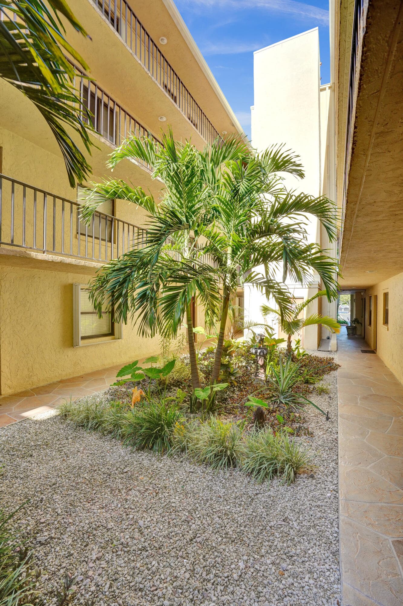 890 N Federal Highway 410, Lantana, FL 33462 41