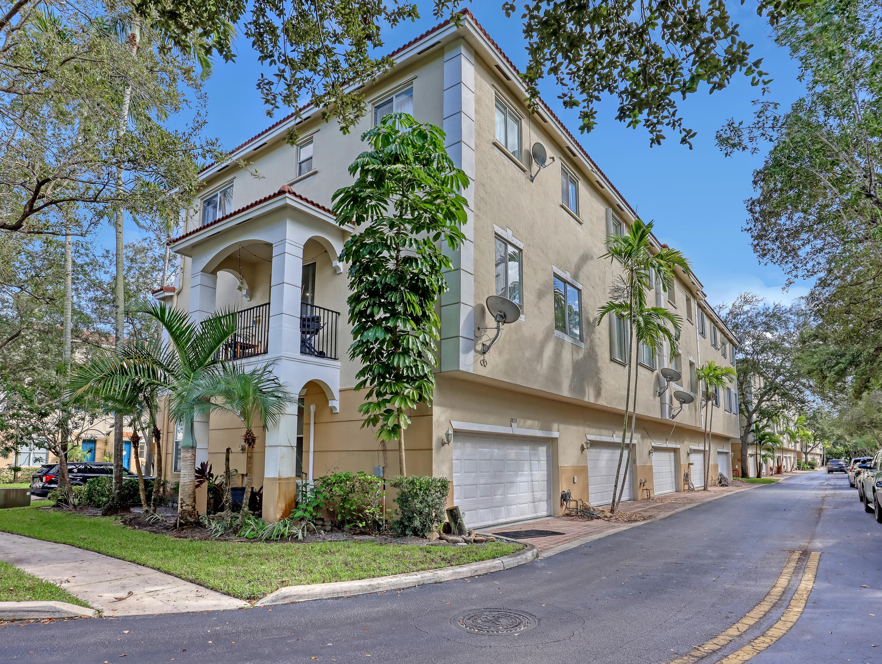 2850 S Oasis Drive, Boynton Beach, FL 33426 2