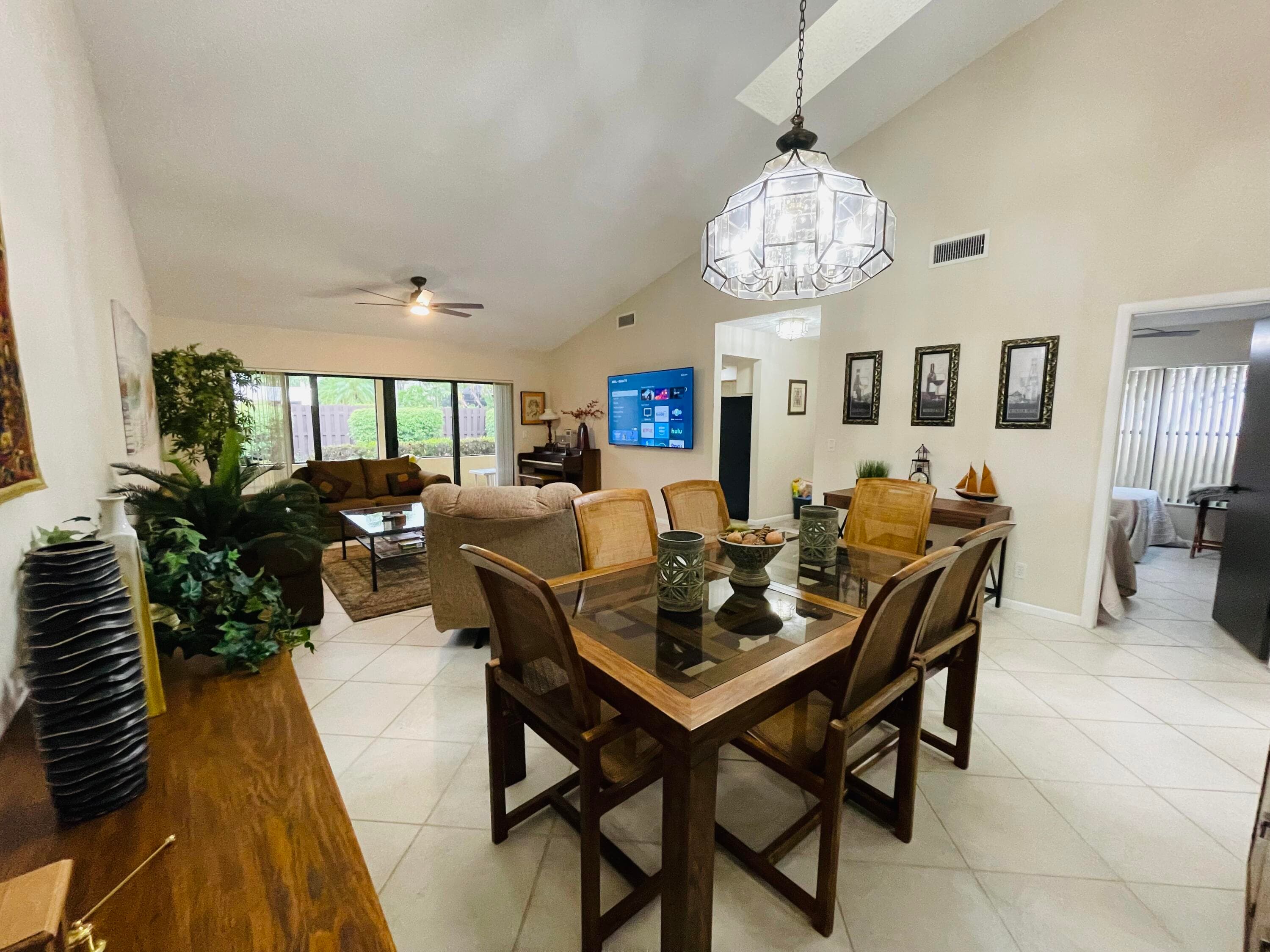 354 SW 28th Avenue, Delray Beach, FL 33445 5