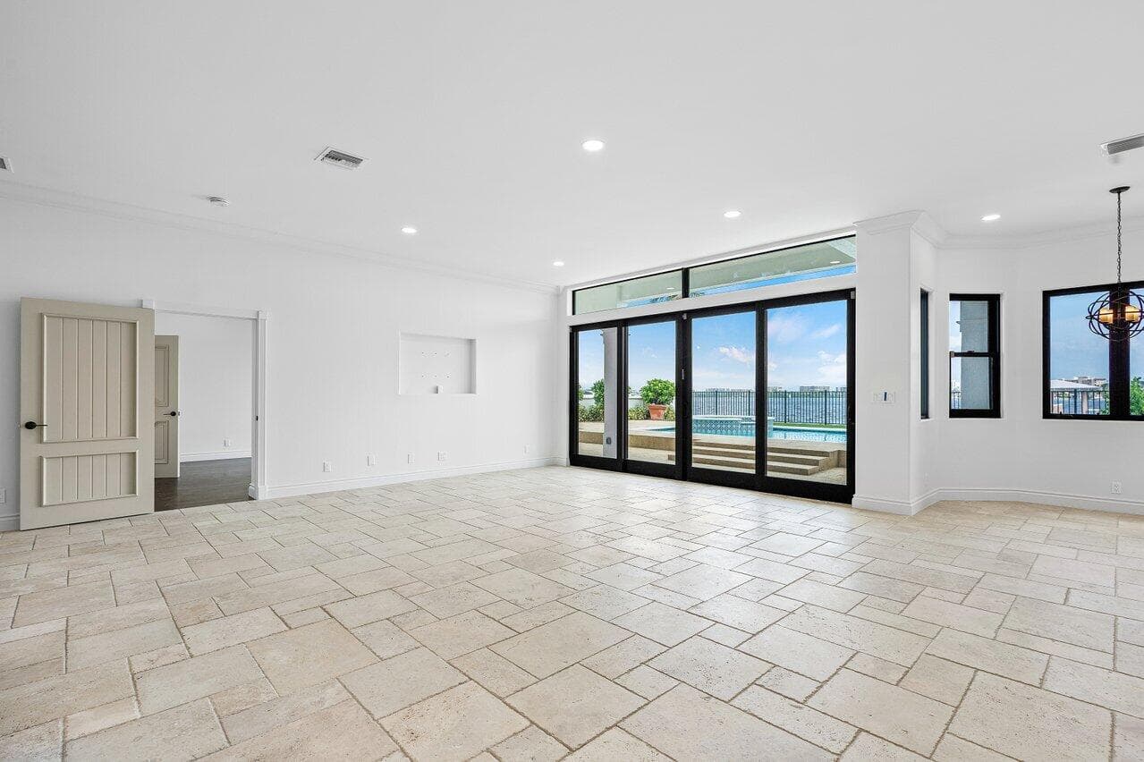 1 S 18th Avenue S, Lake Worth Beach, FL 33460 16