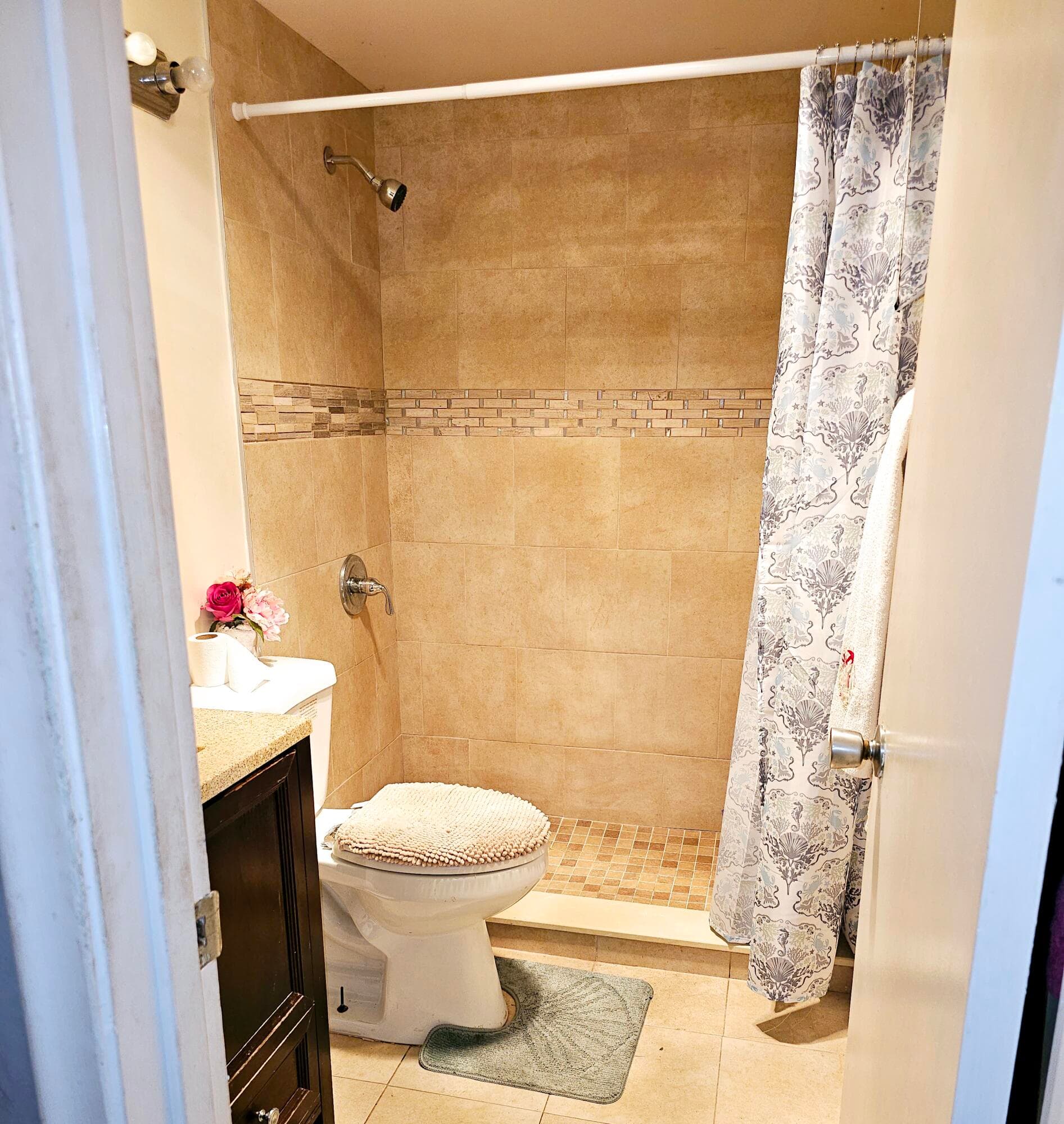 102 Easthampton E, West Palm Beach, FL 33417 8