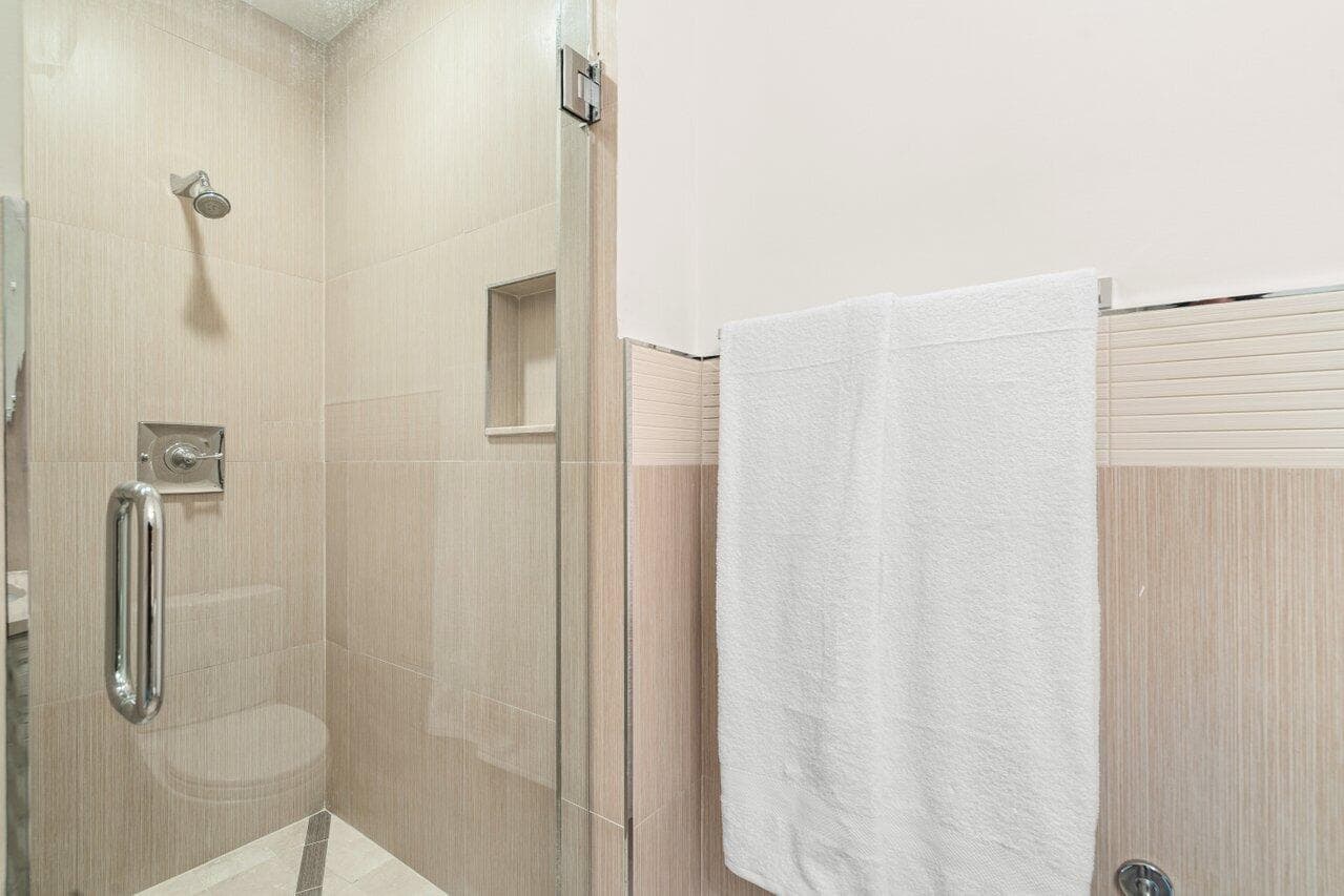 3000 S Highway A1a 302, Jupiter, FL 33477 32
