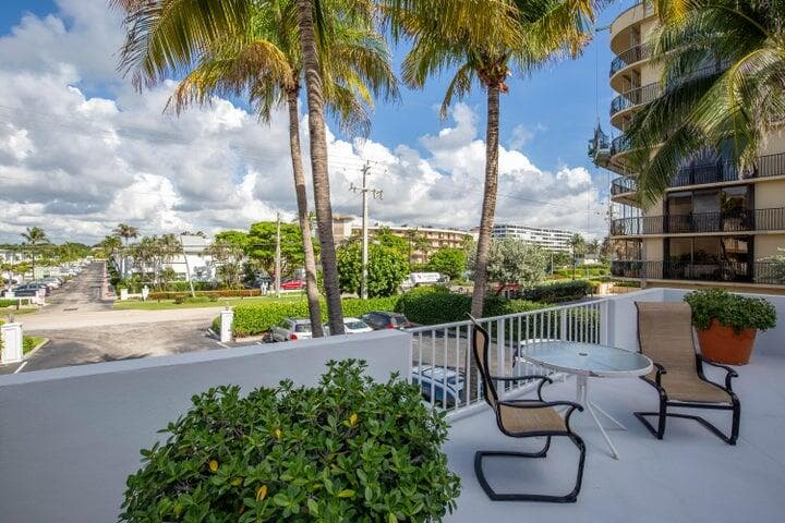 4200 S Ocean Boulevard 503, South Palm Beach, FL 33480 2