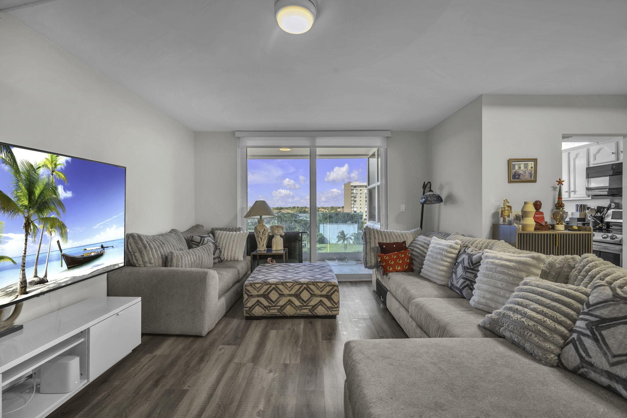 2639 N Riverside Drive 505, Pompano Beach, FL 33062 8