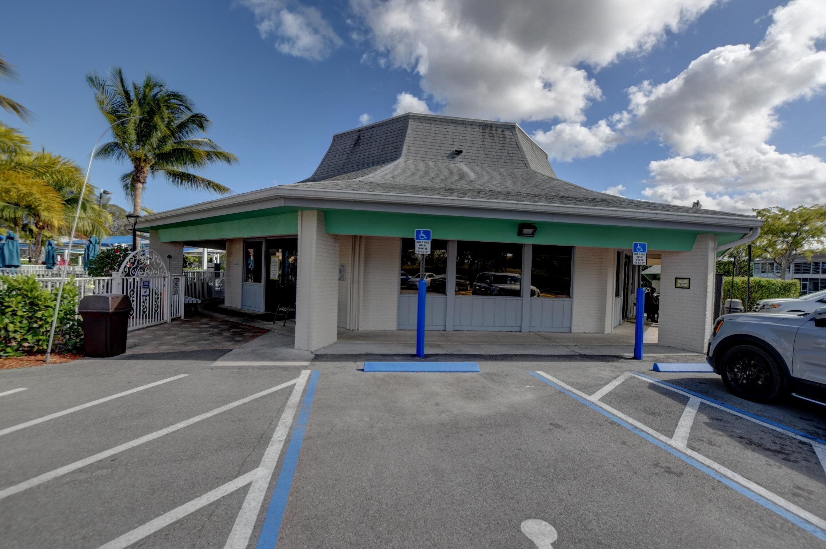 359 Oakridge T, Deerfield Beach, FL 33442 60