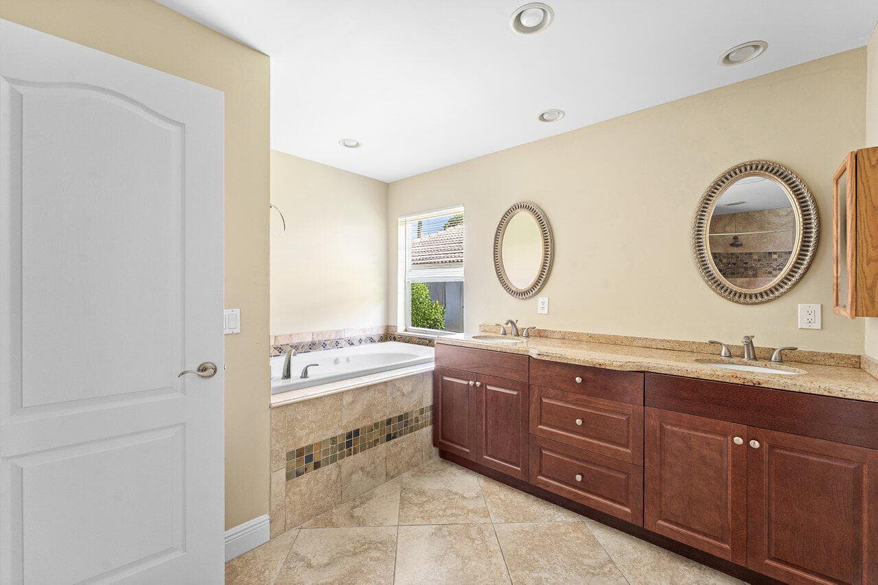 4572 White Cedar Lane, Delray Beach, FL 33445 28