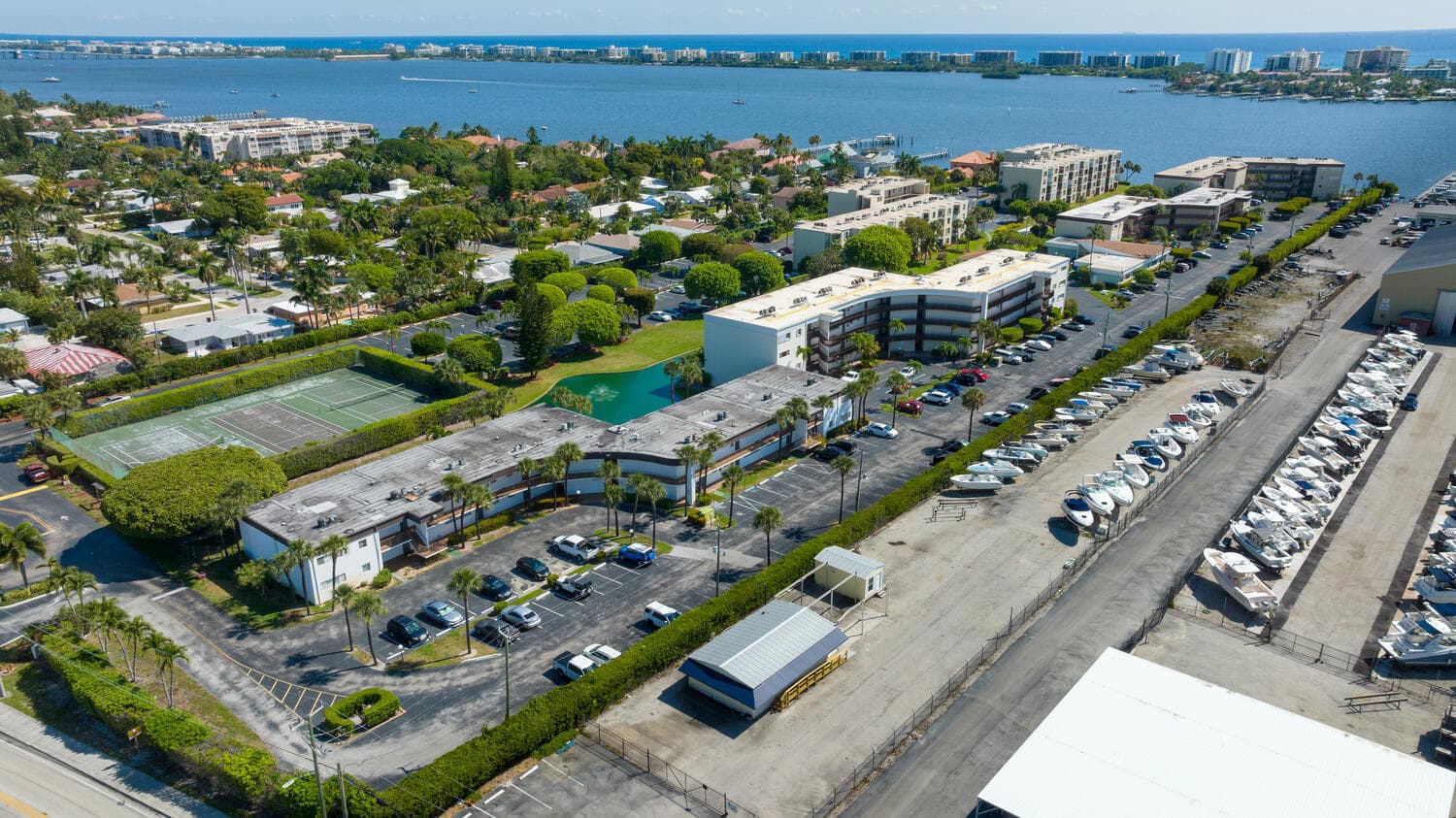 896 N Federal Highway 523, Lantana, FL 33462 37