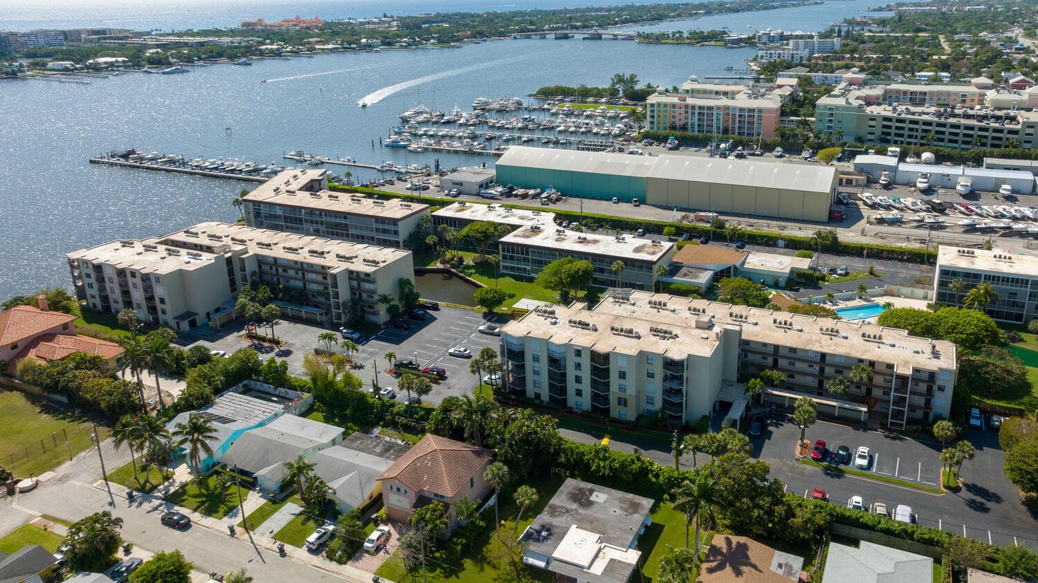 896 N Federal Highway 523, Lantana, FL 33462 44