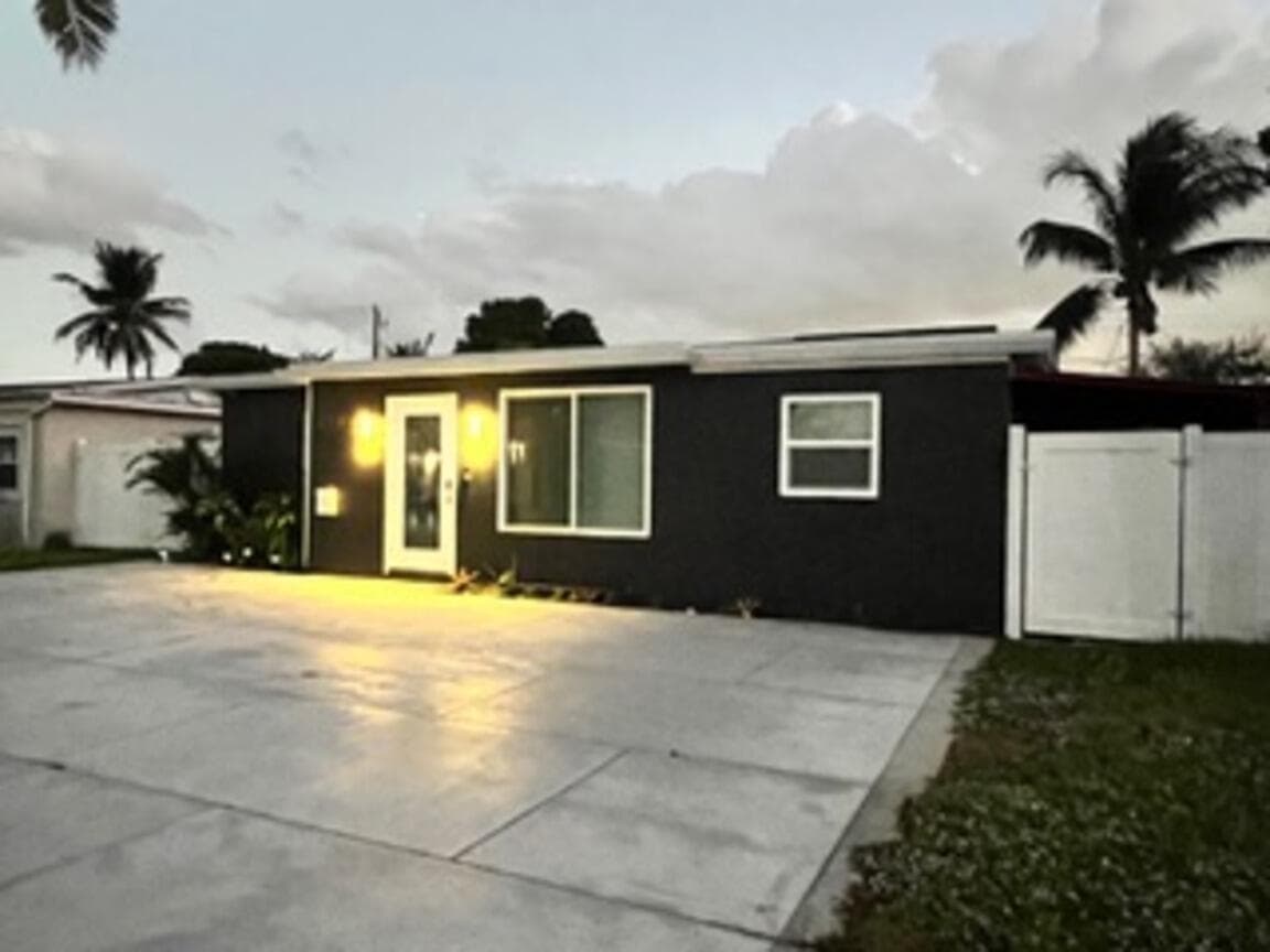 200 NE 56th Street 200, Oakland Park, FL 33334 31