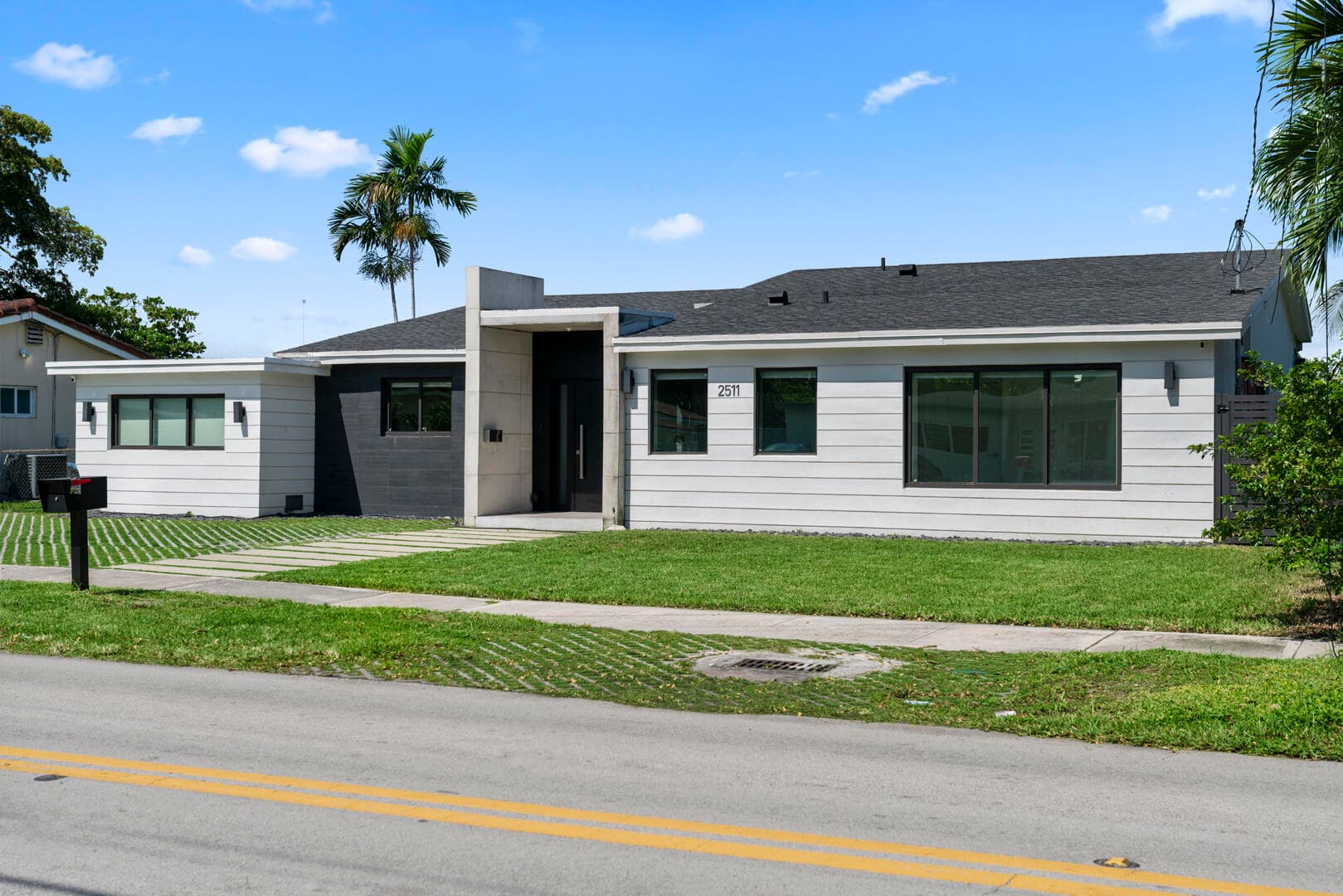 2511 NE 209th Terrace, Miami, FL 33180 4