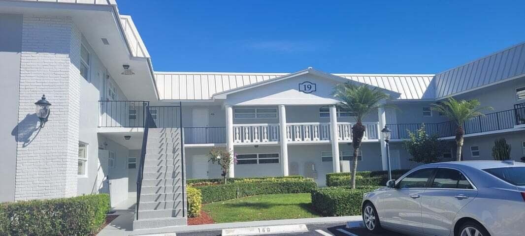 19 Colonial Club Drive 200, Boynton Beach, FL 33435 2