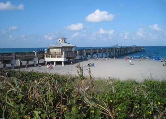907 Marina Drive 402, North Palm Beach, FL 33408 41
